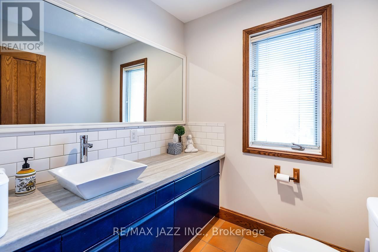 231 KING STREET EAST Image 15