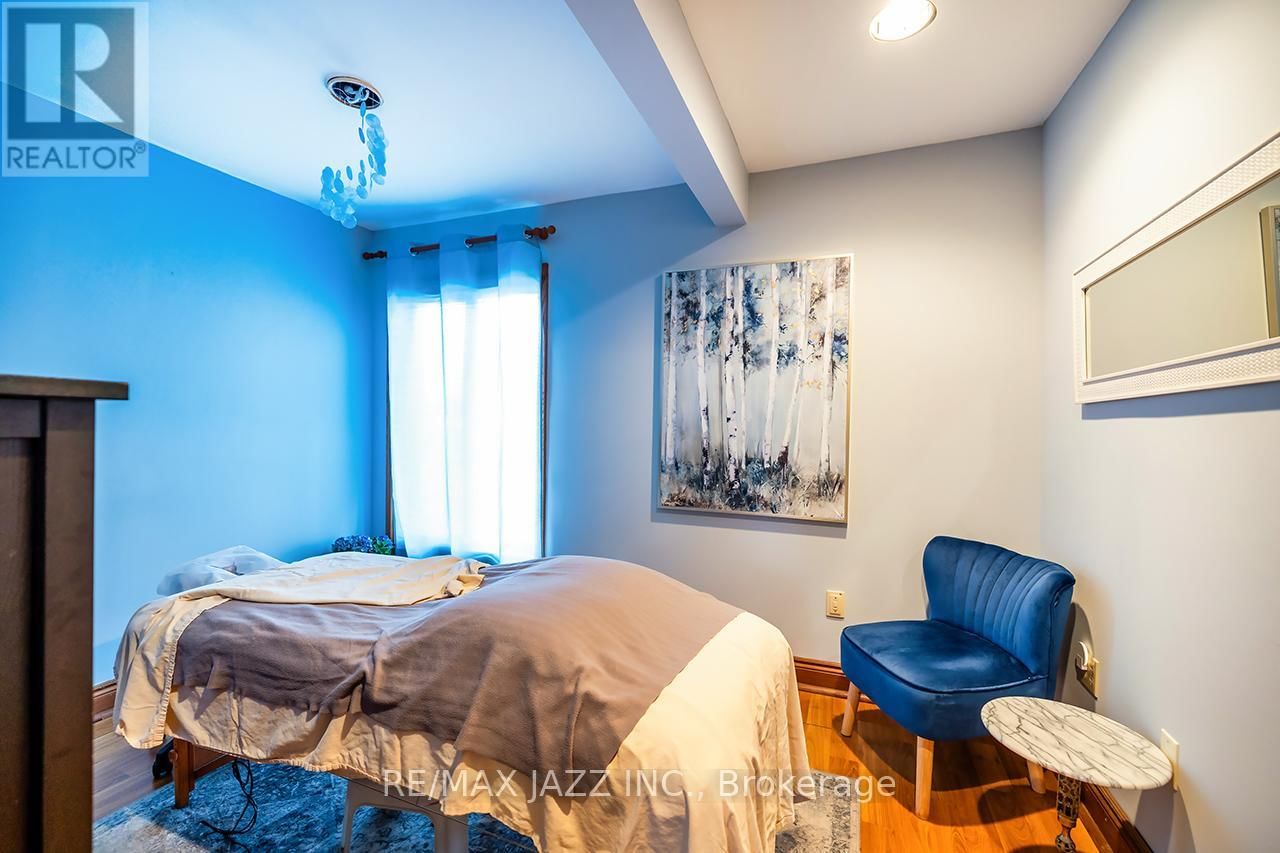 231 KING STREET EAST Image 20