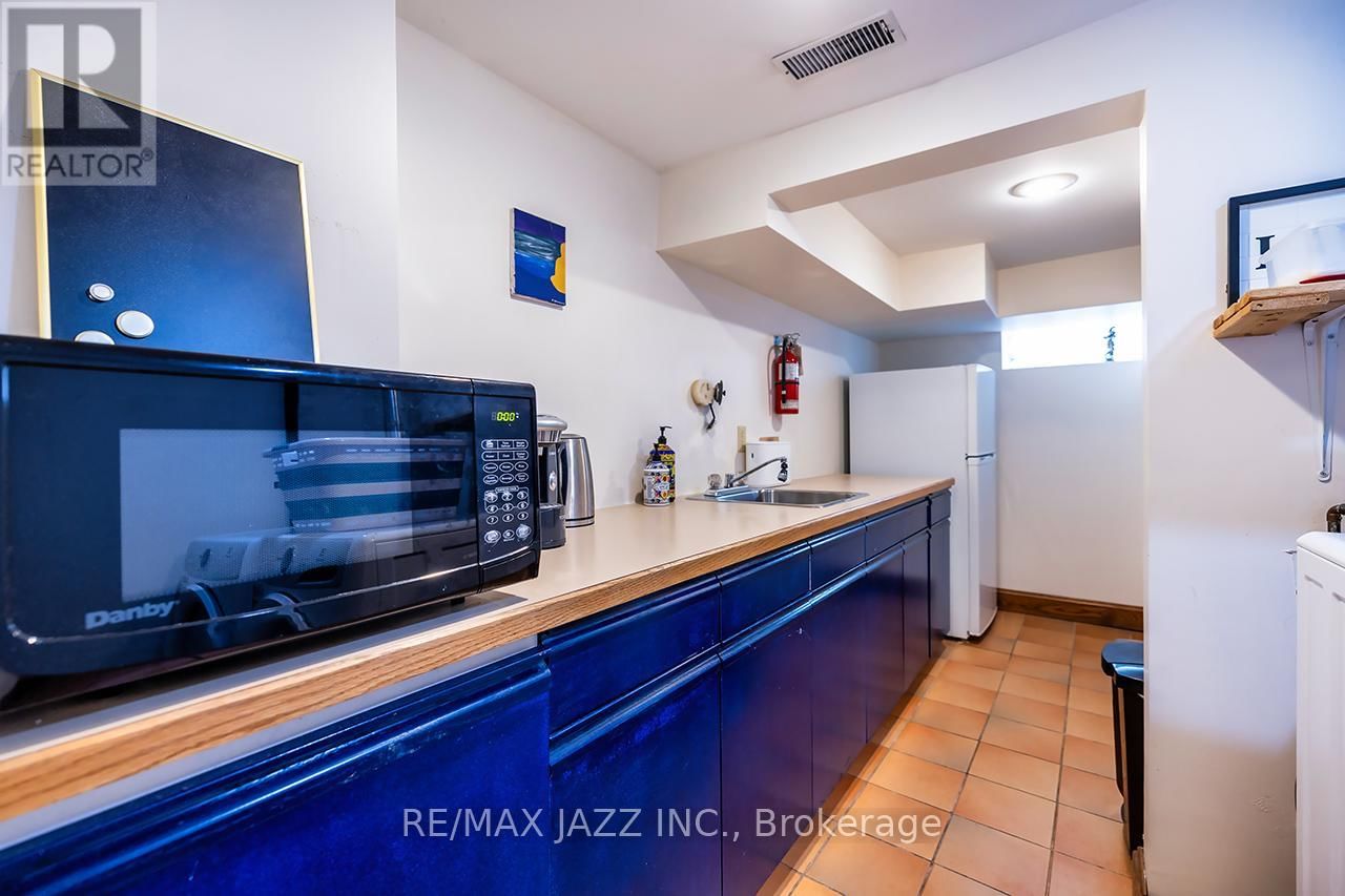 231 KING STREET EAST Image 23