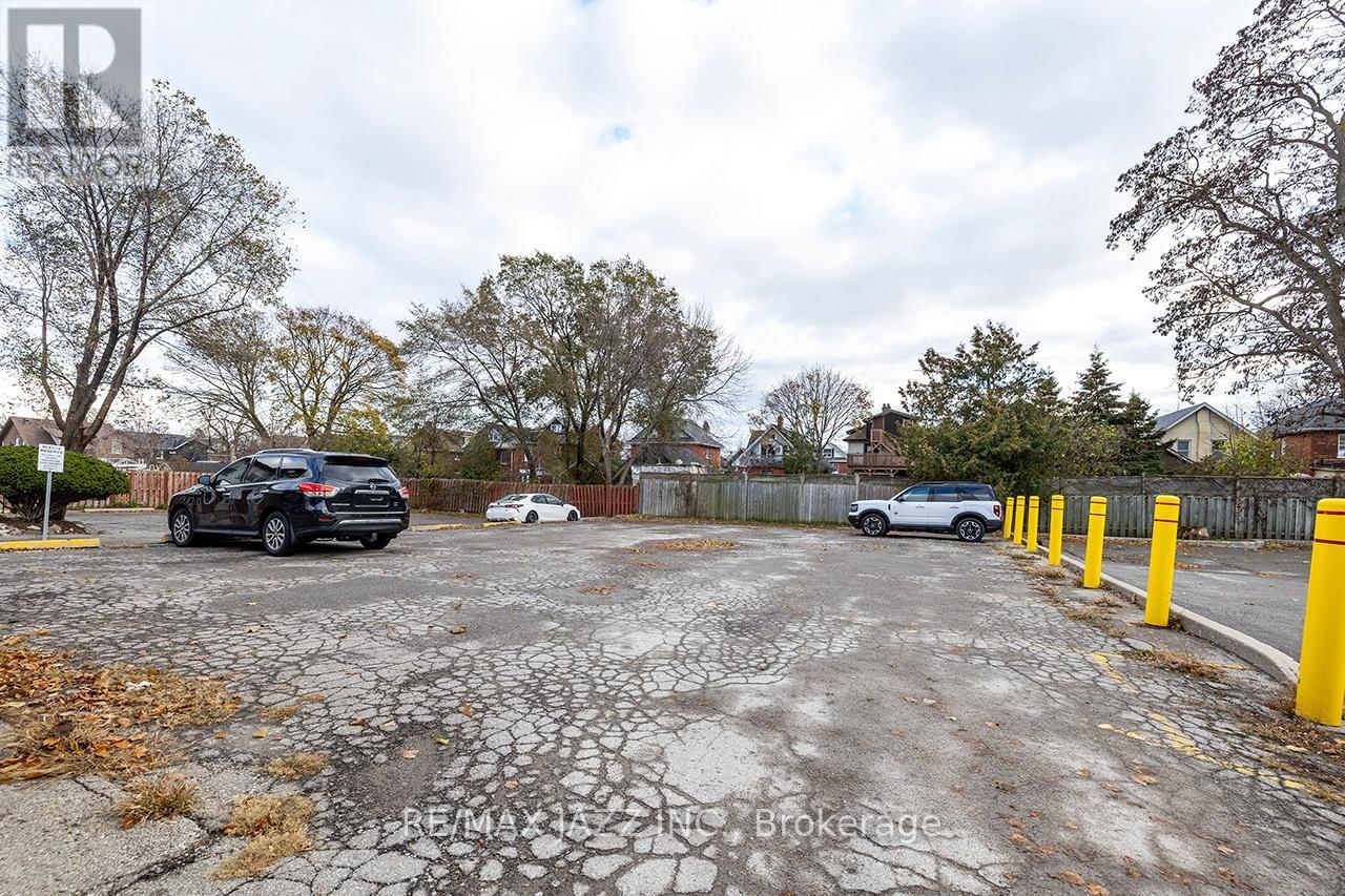 231 KING STREET EAST Image 30