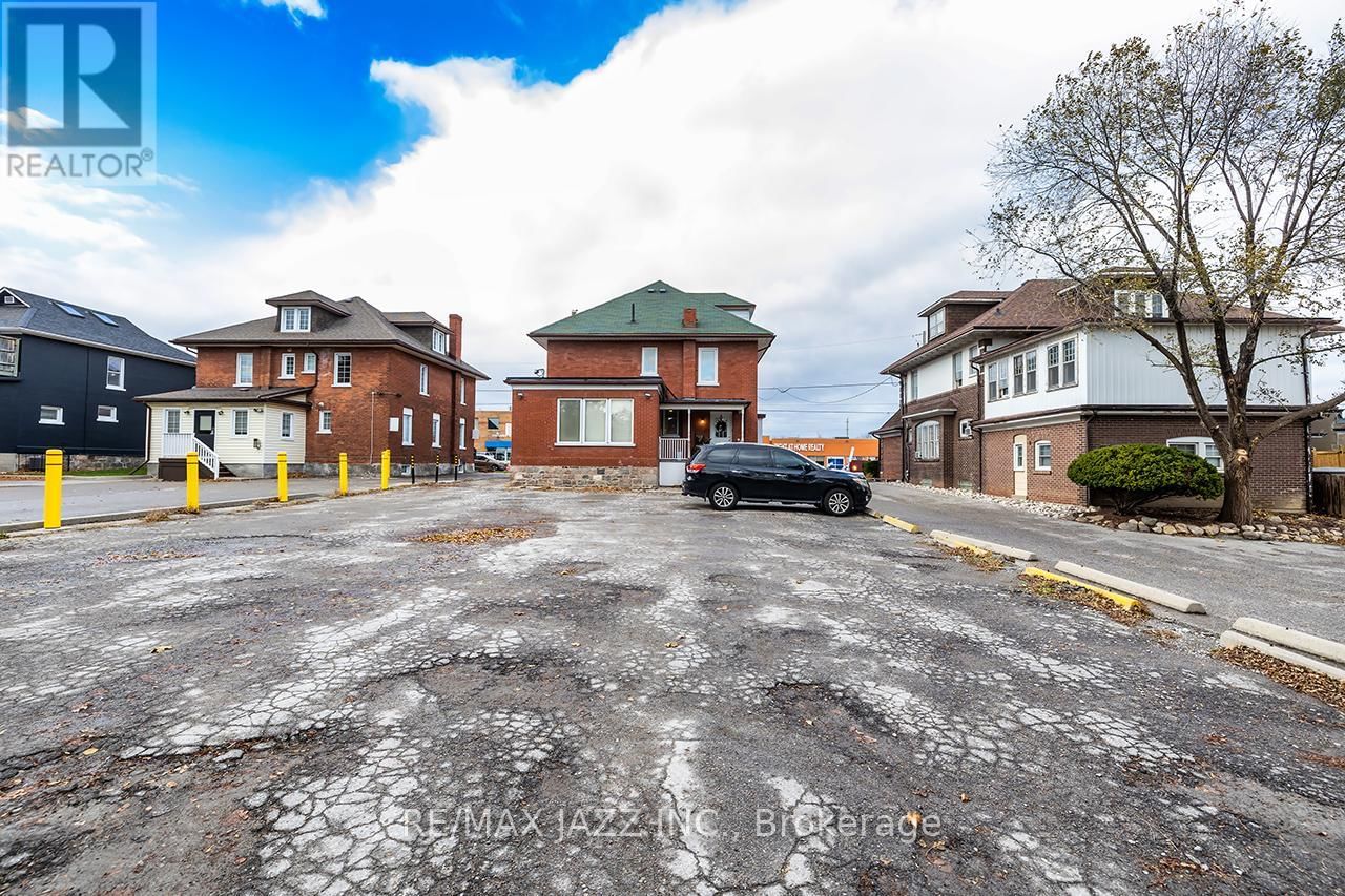 231 KING STREET EAST Image 31