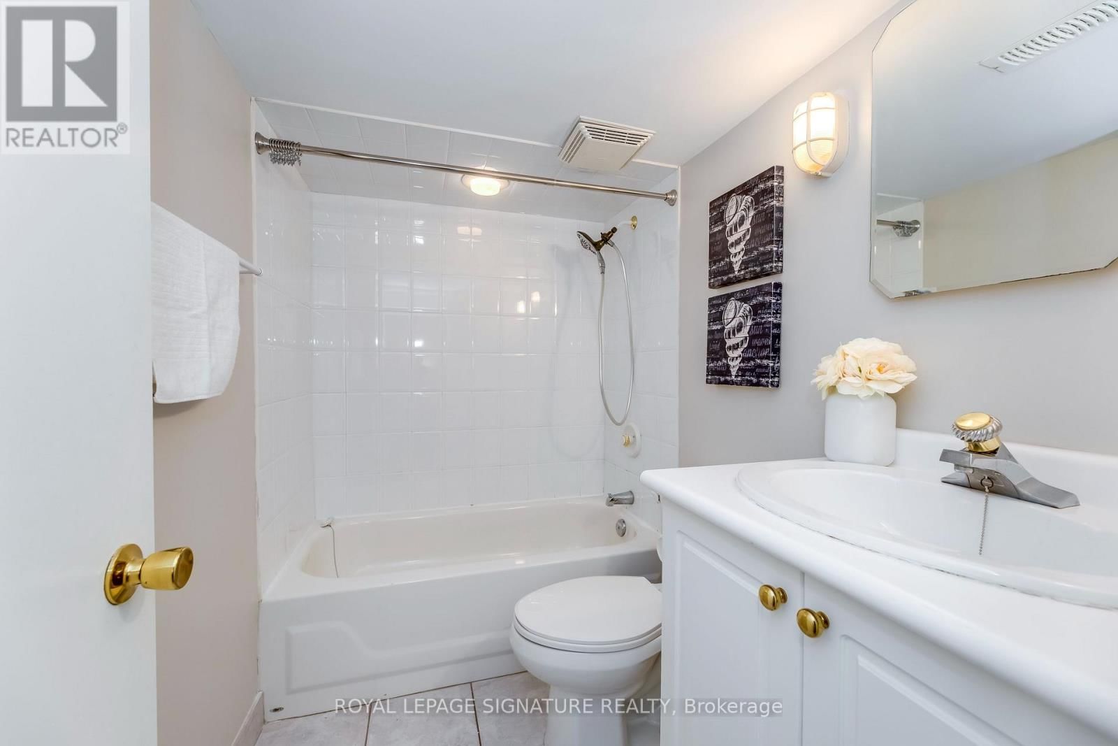 118 BLANTYRE AVENUE Image 23