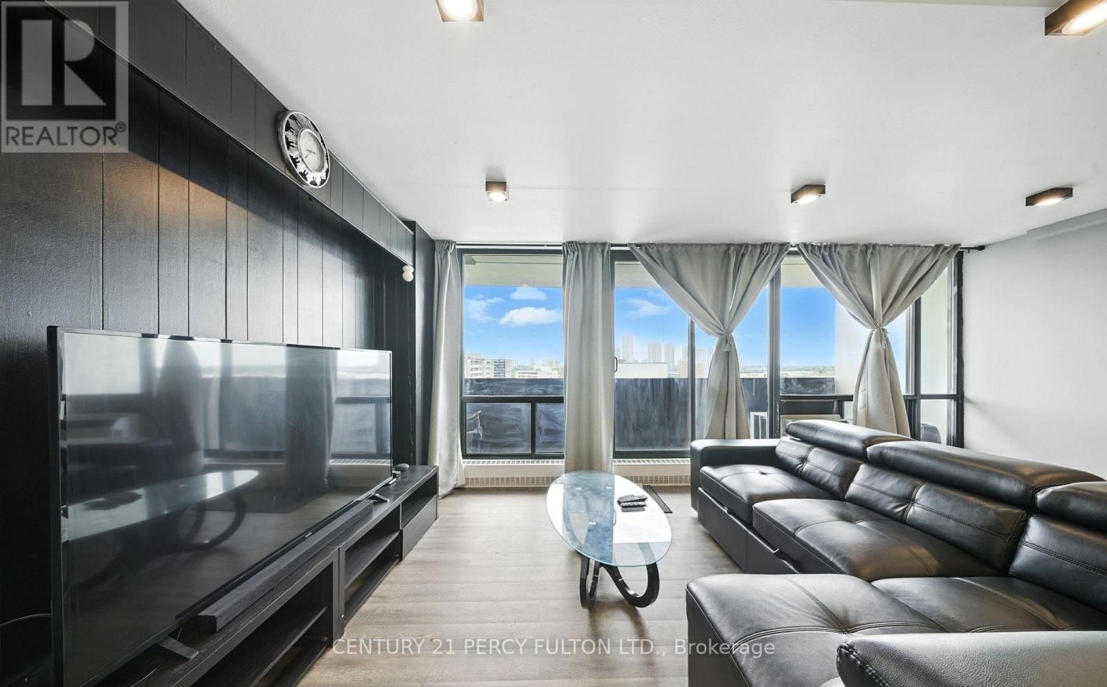 1212 - 2 GLAMORGAN AVENUE Image 6