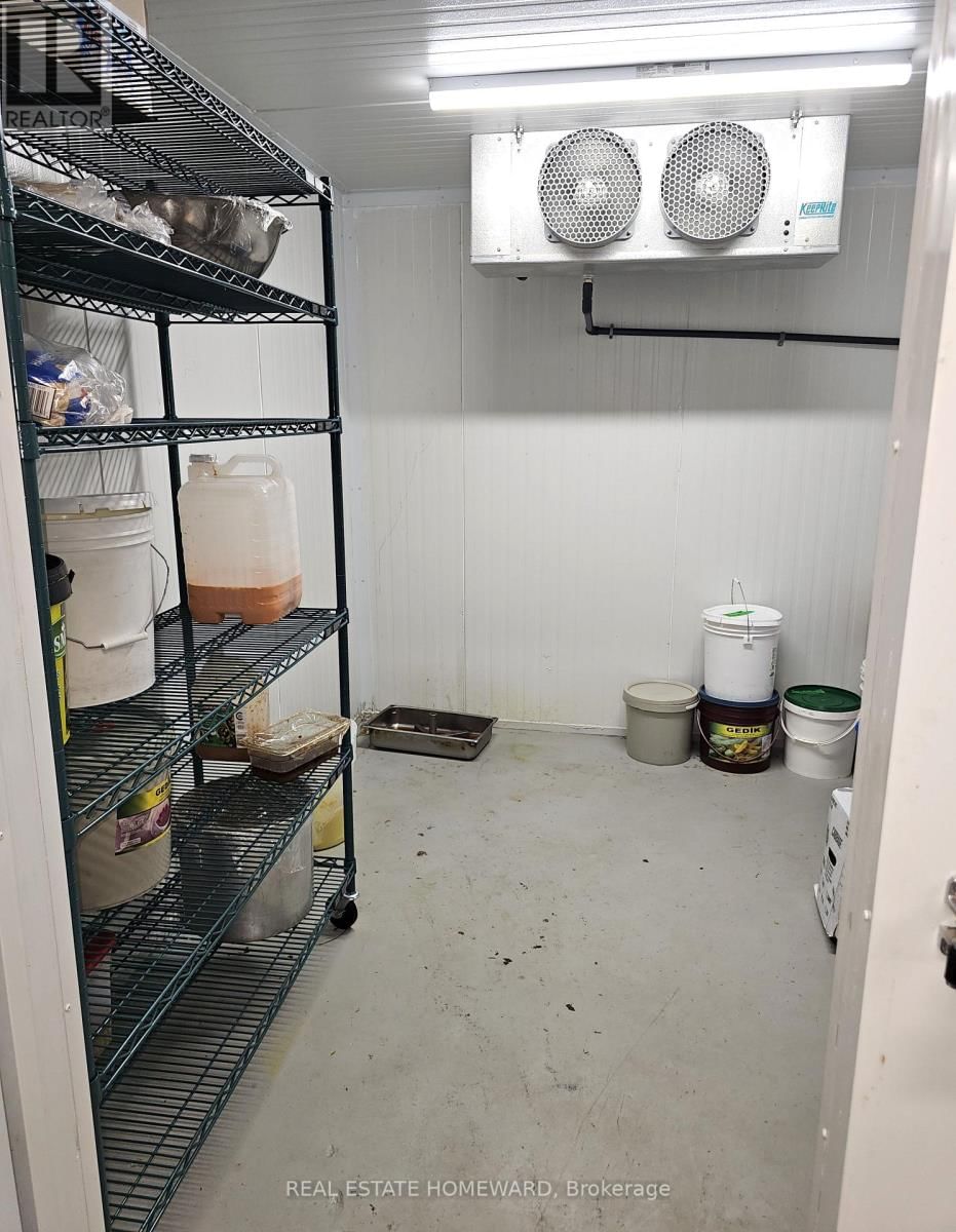 3032 DANFORTH AVENUE Image 15