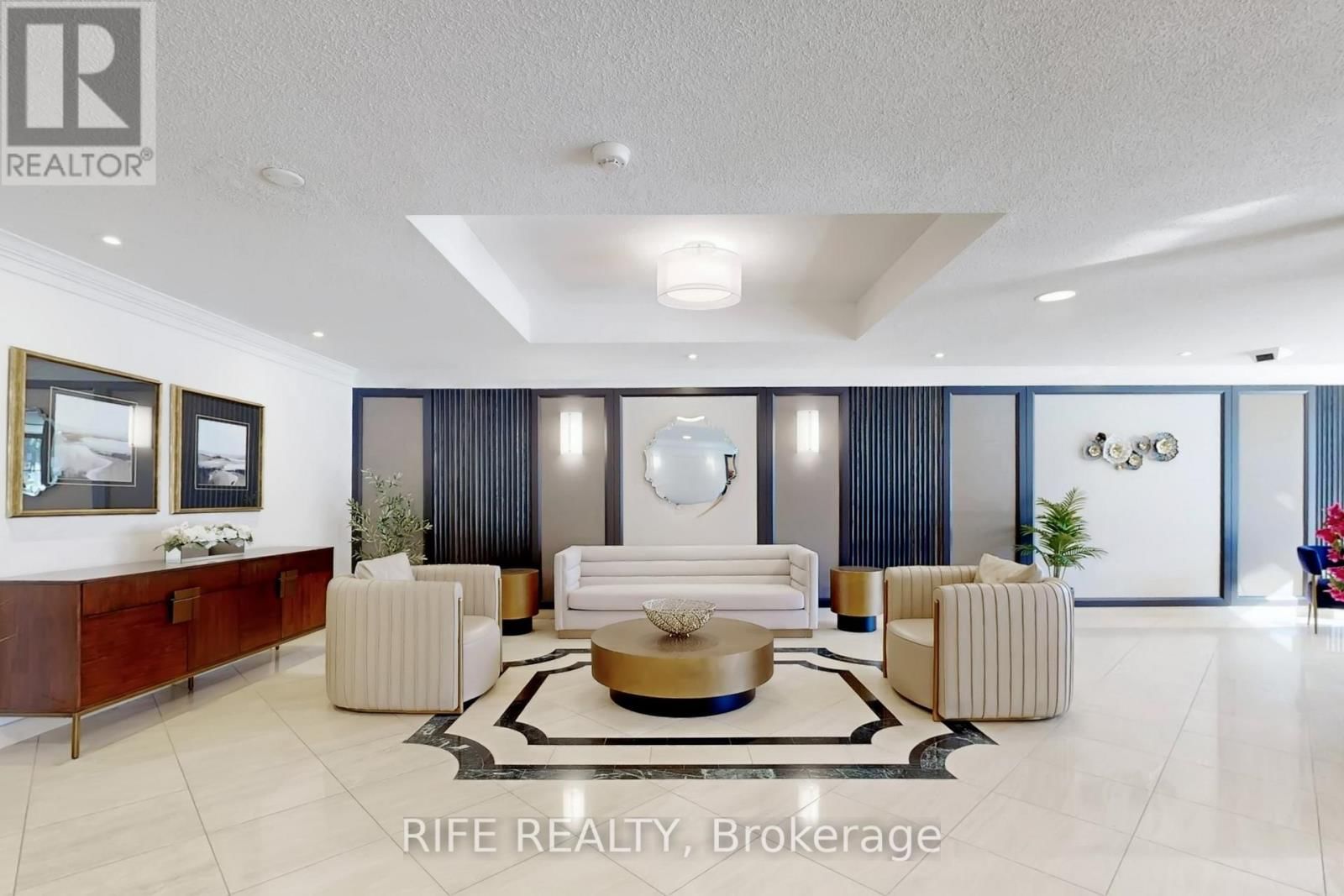 1708 - 275 BAMBURGH CIRCLE Image 35