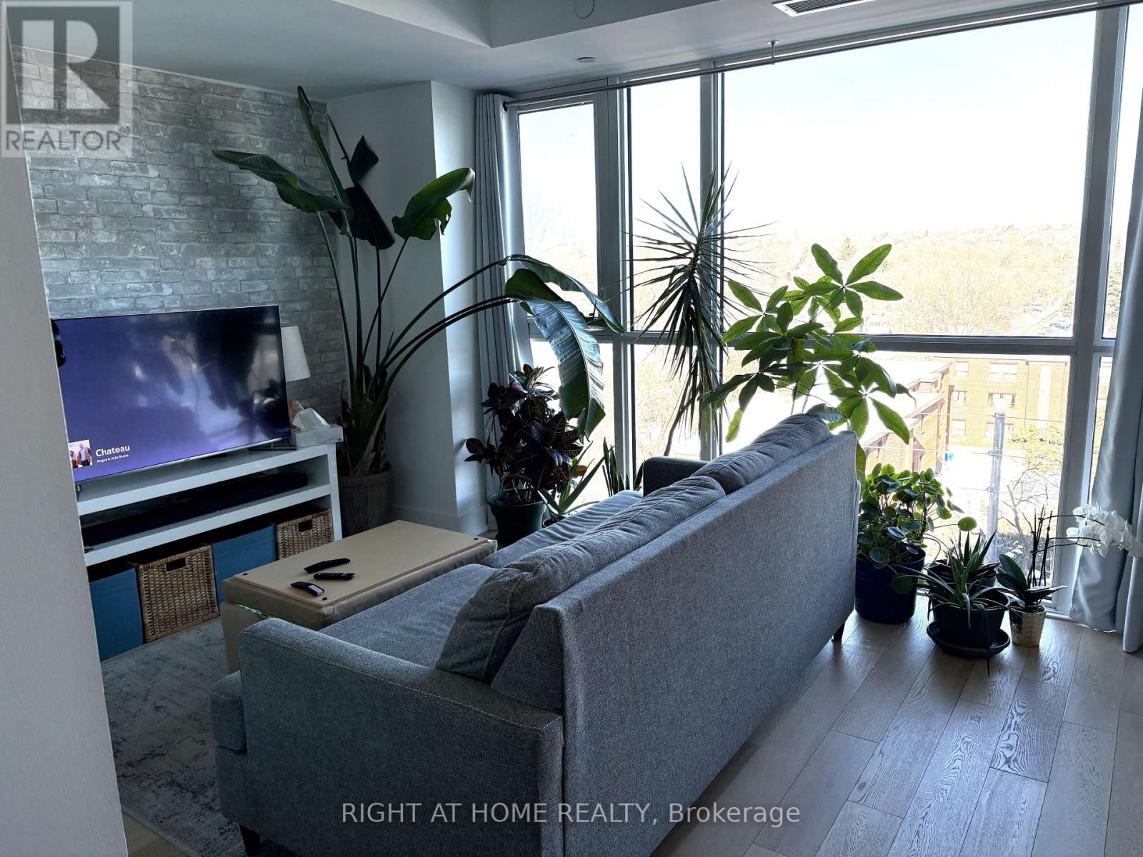 709 - 1331 QUEEN STREET EAST Image 10