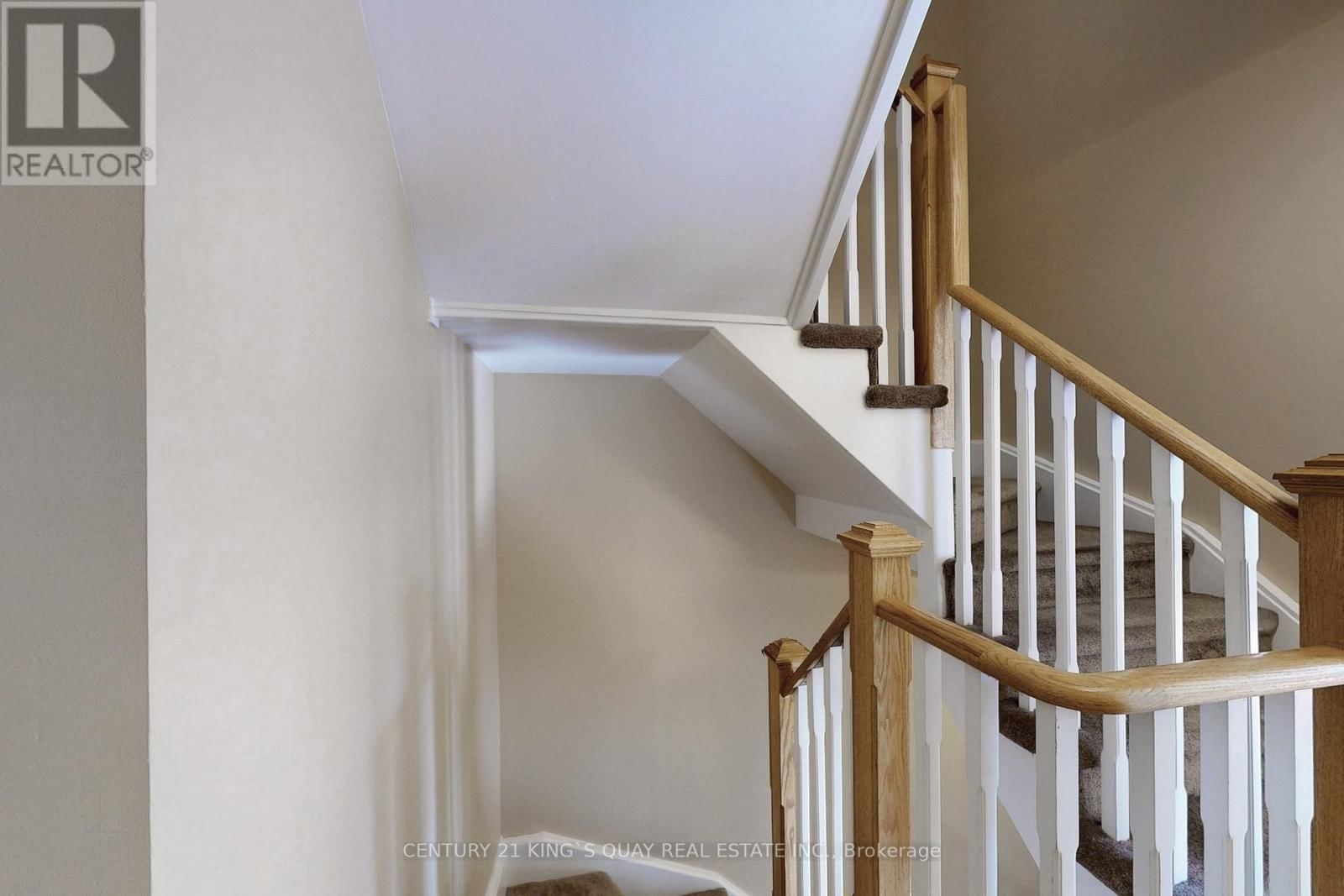 50 - 315 VILLAGE GREEN SQUARE Image 10