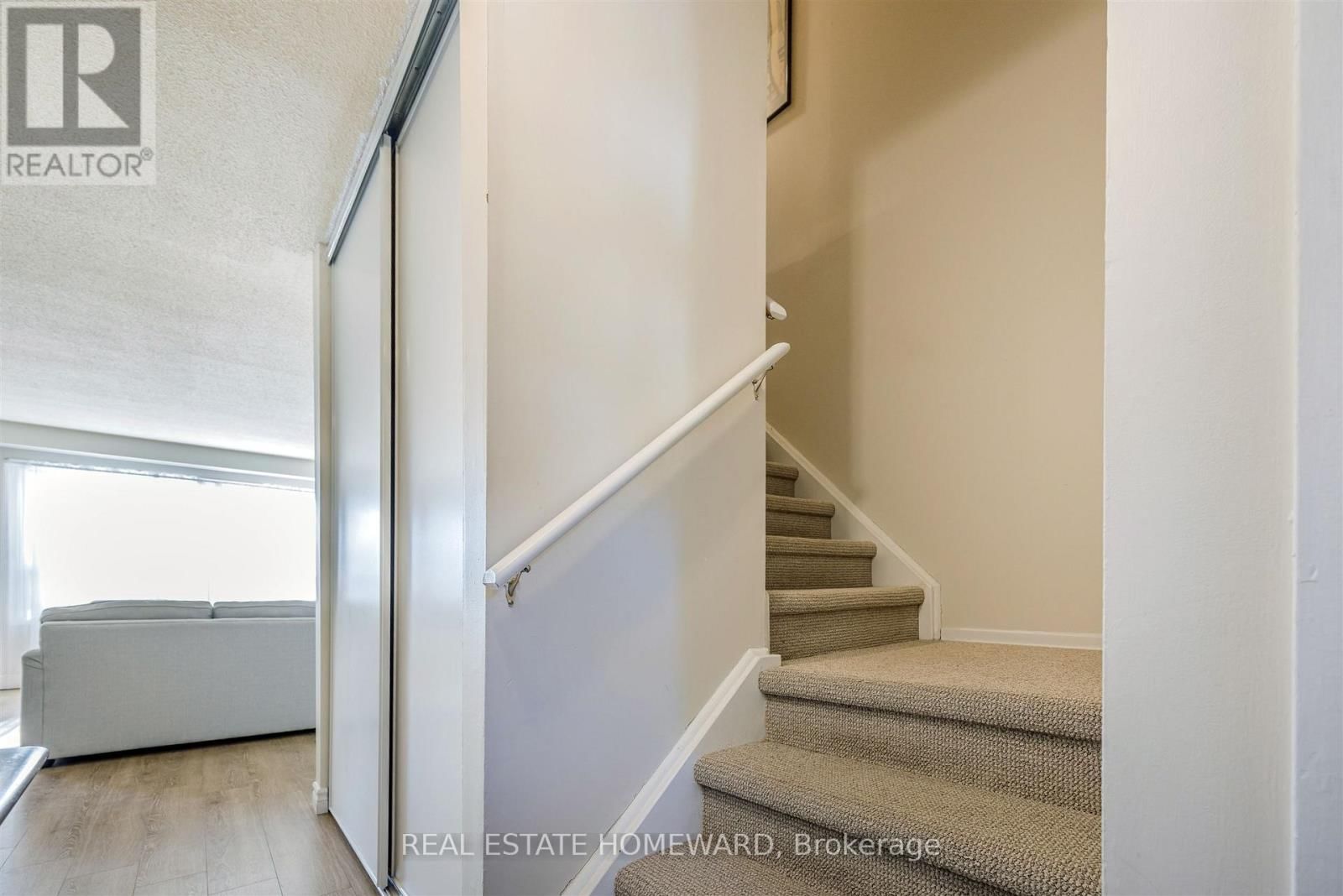 23 - 1975 MEMORY LANE Image 11