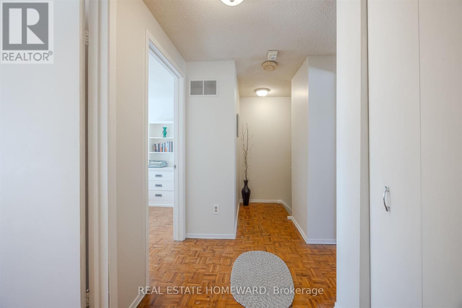 23 - 1975 MEMORY LANE Image 13