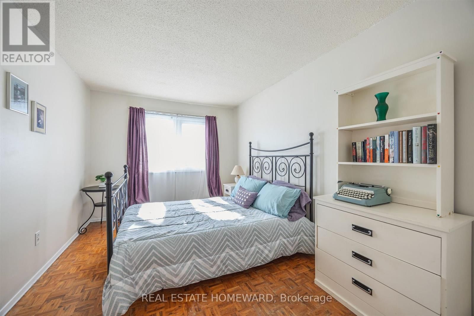 23 - 1975 MEMORY LANE Image 17