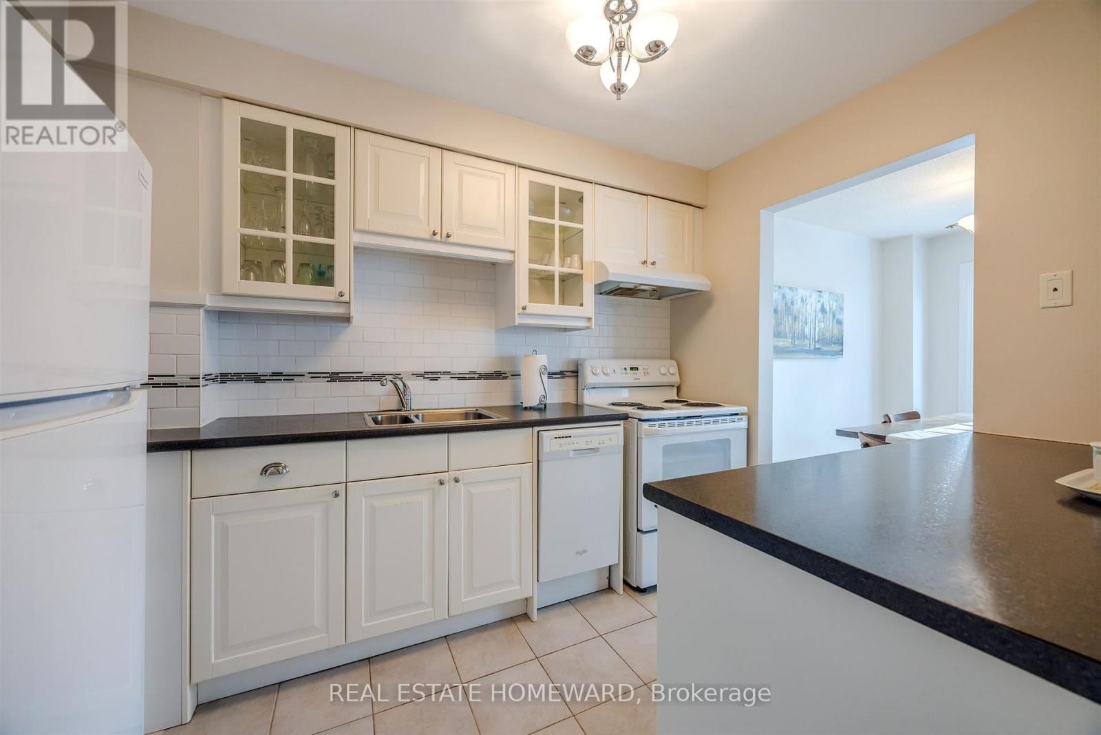 23 - 1975 MEMORY LANE Image 9