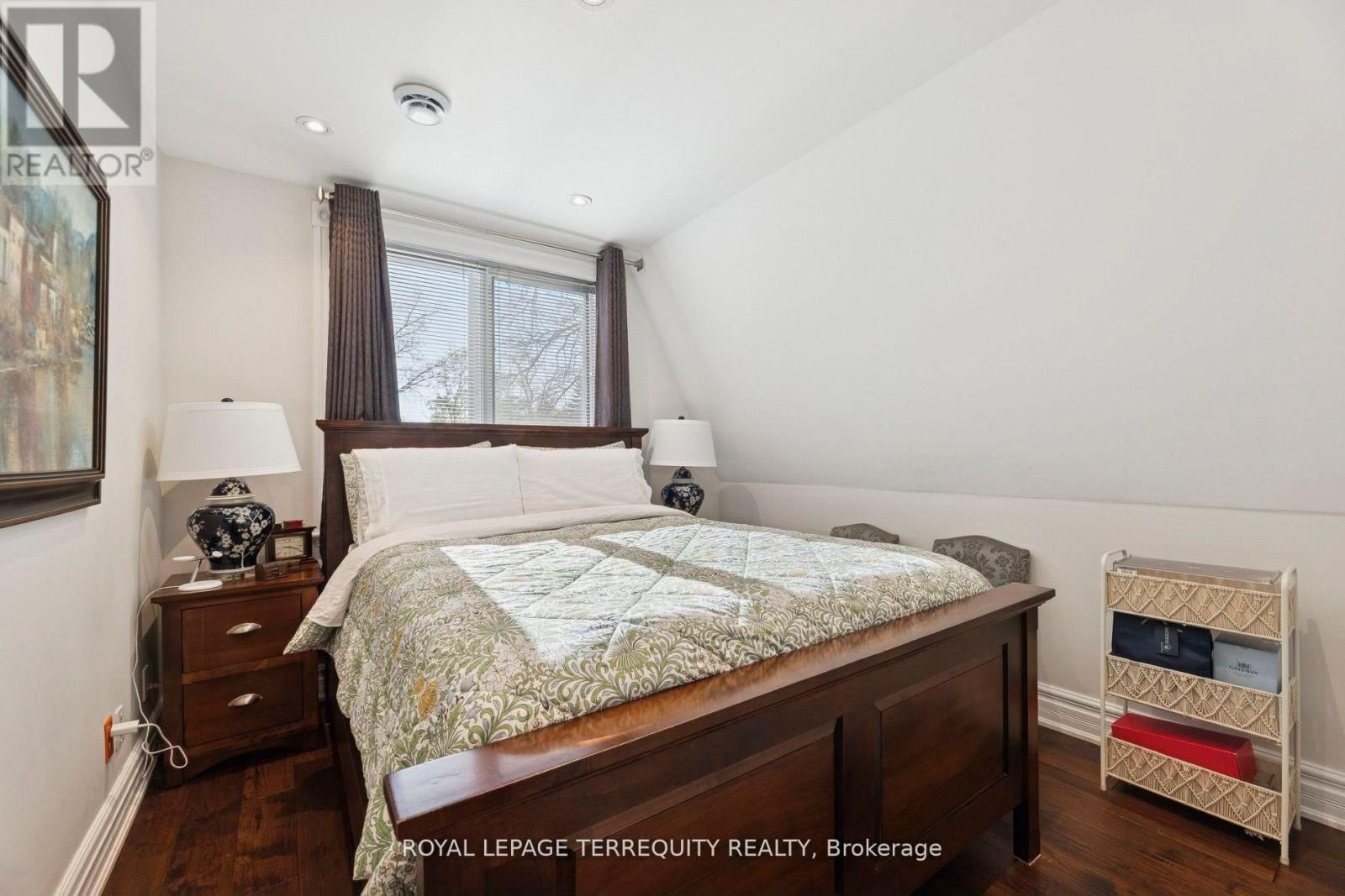 567 KINGSTON ROAD WEST Image 29