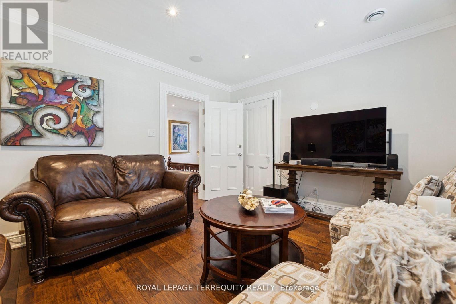 567 KINGSTON ROAD WEST Image 32