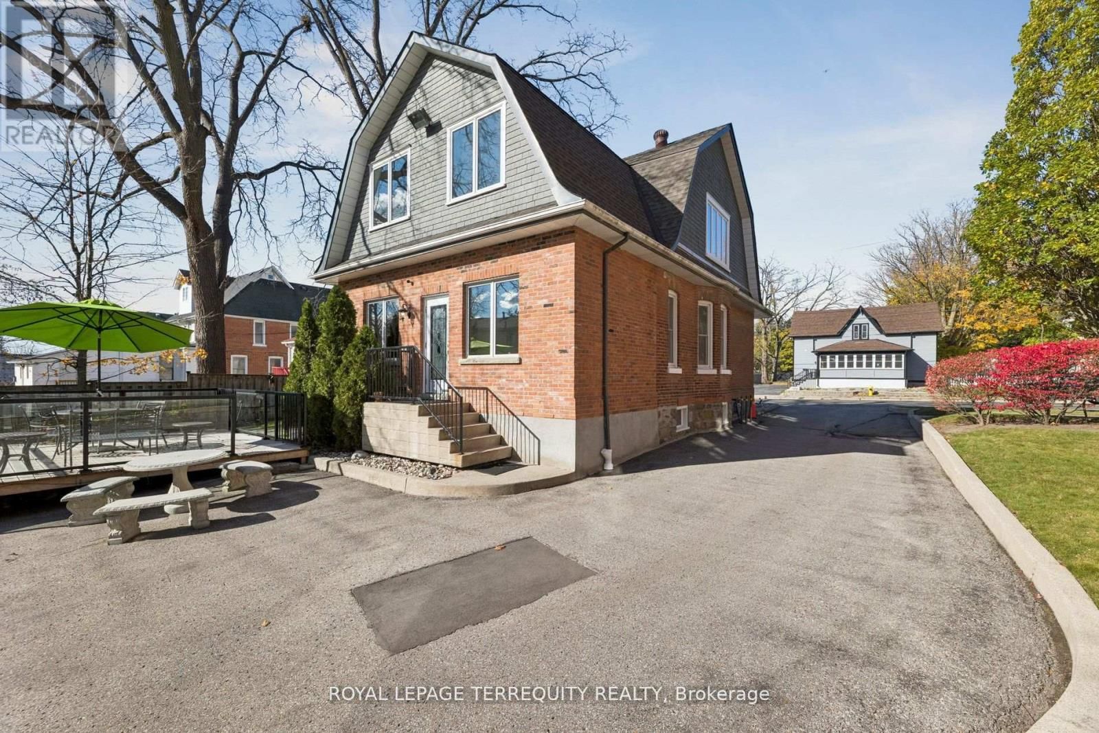 567 KINGSTON ROAD WEST Image 44