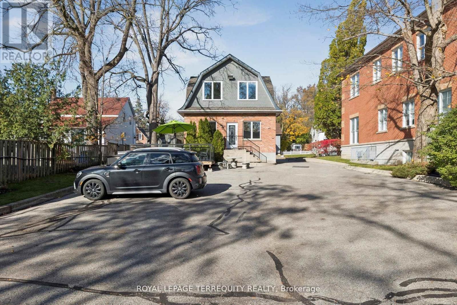 567 KINGSTON ROAD WEST Image 46