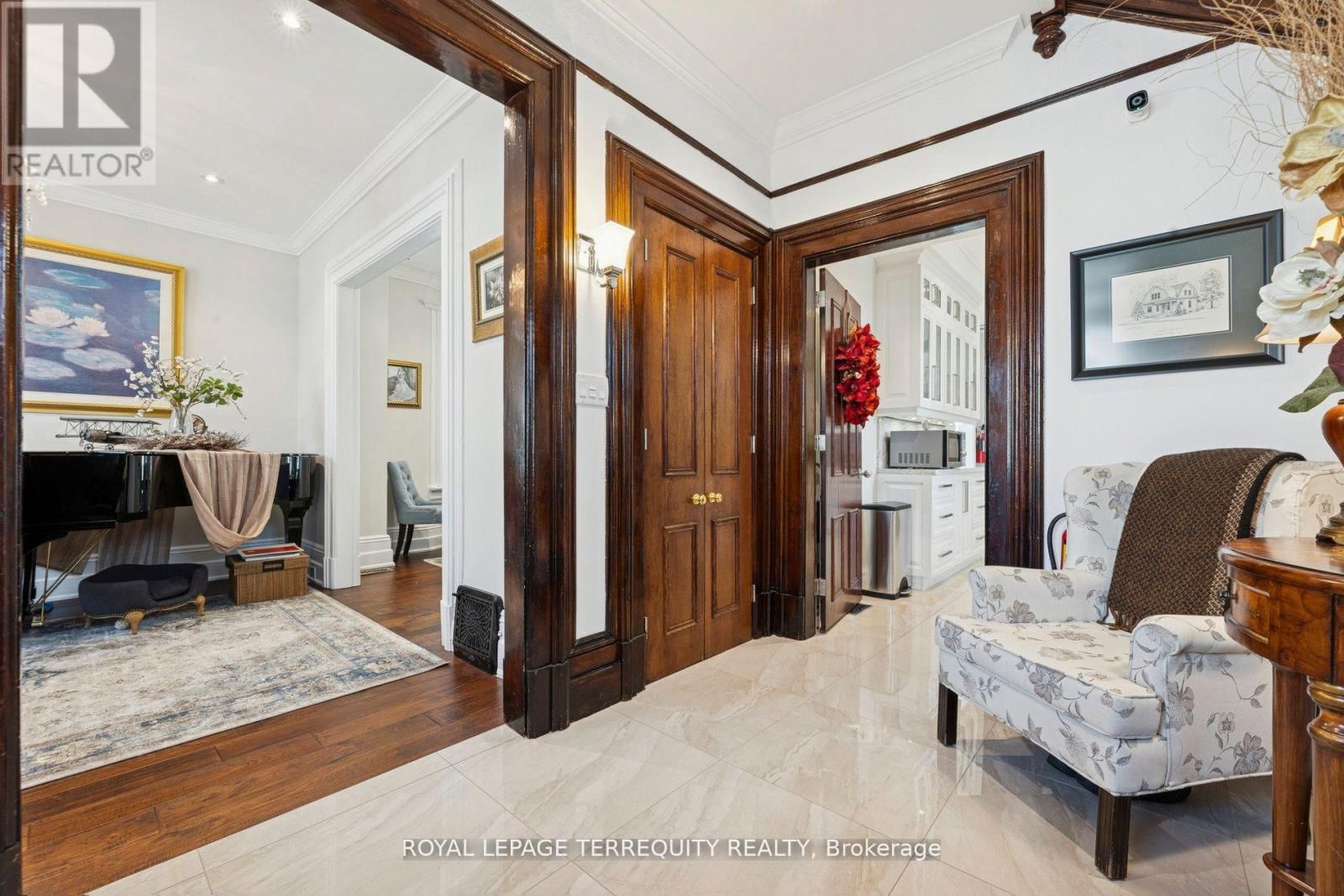 567 KINGSTON ROAD WEST Image 8