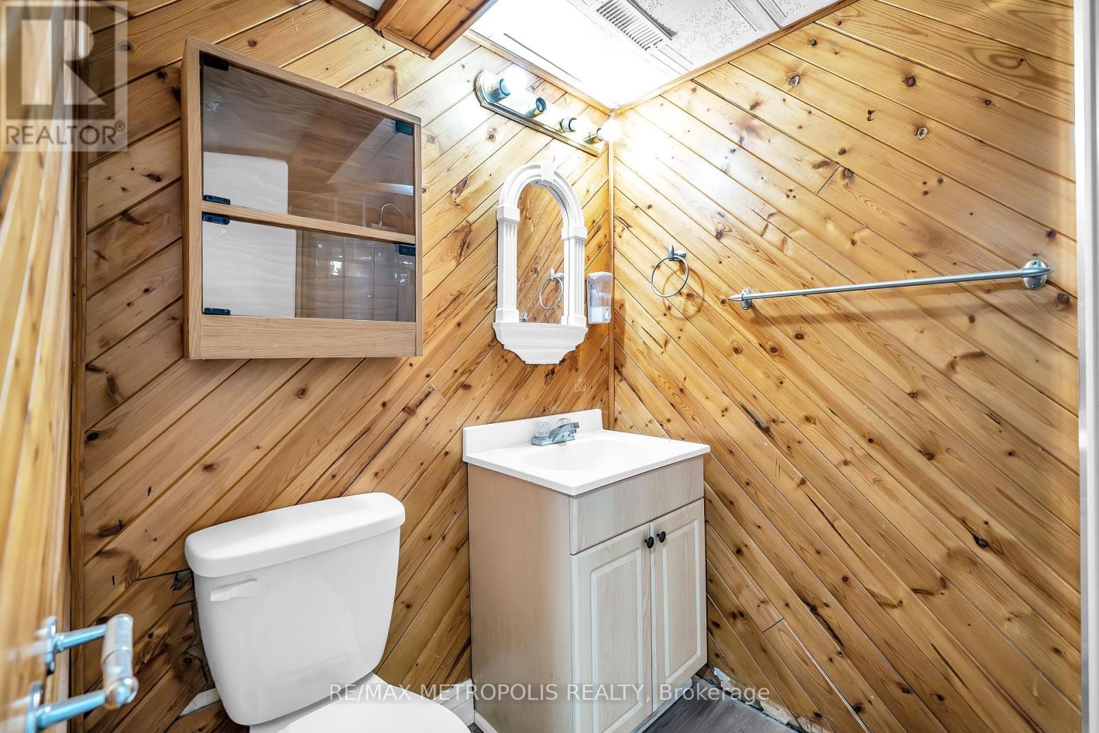 Bsmt - 48 BILLINGSGATE CRESCENT Image 5