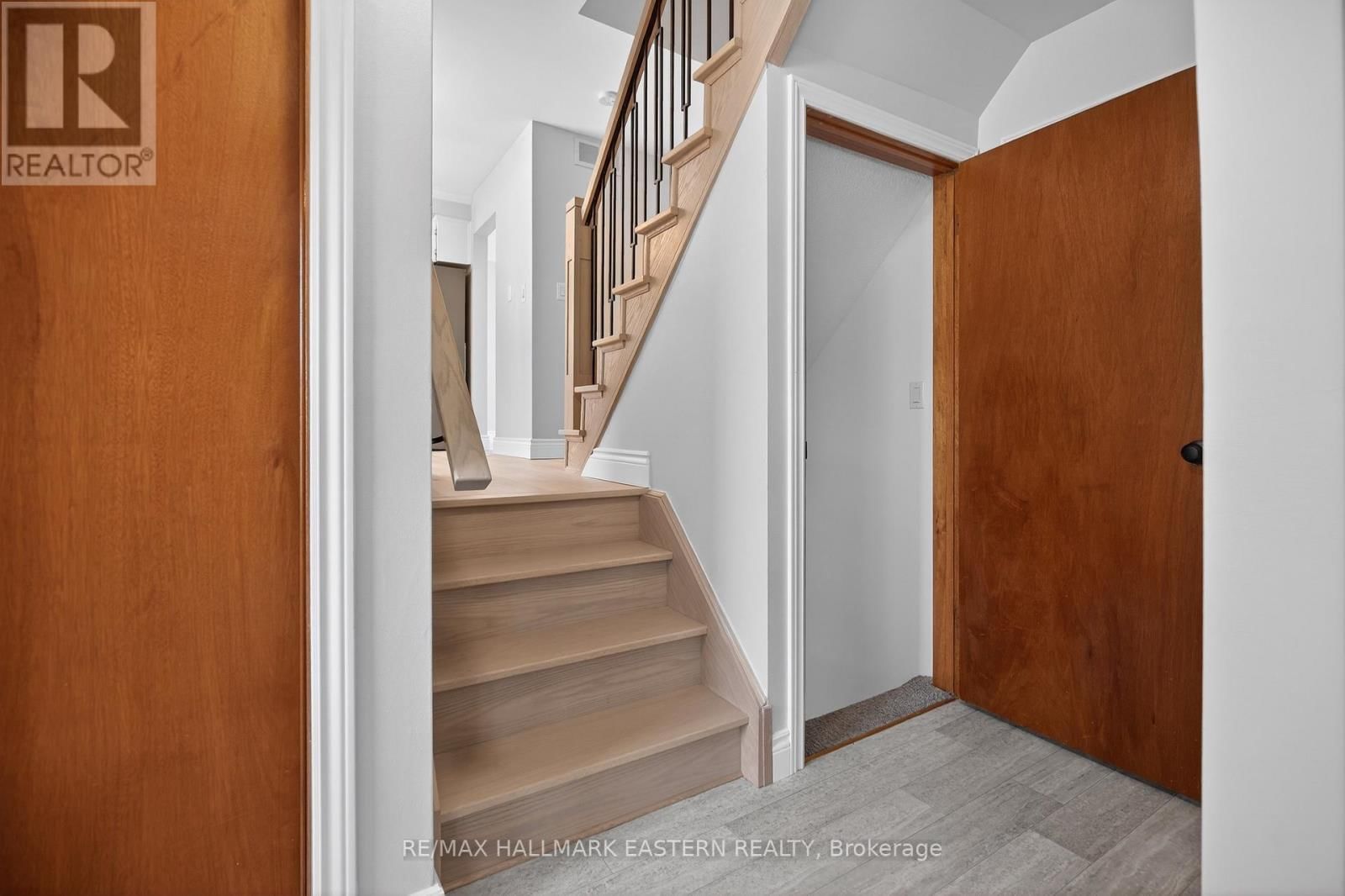 946 BEAUFORT COURT Image 29