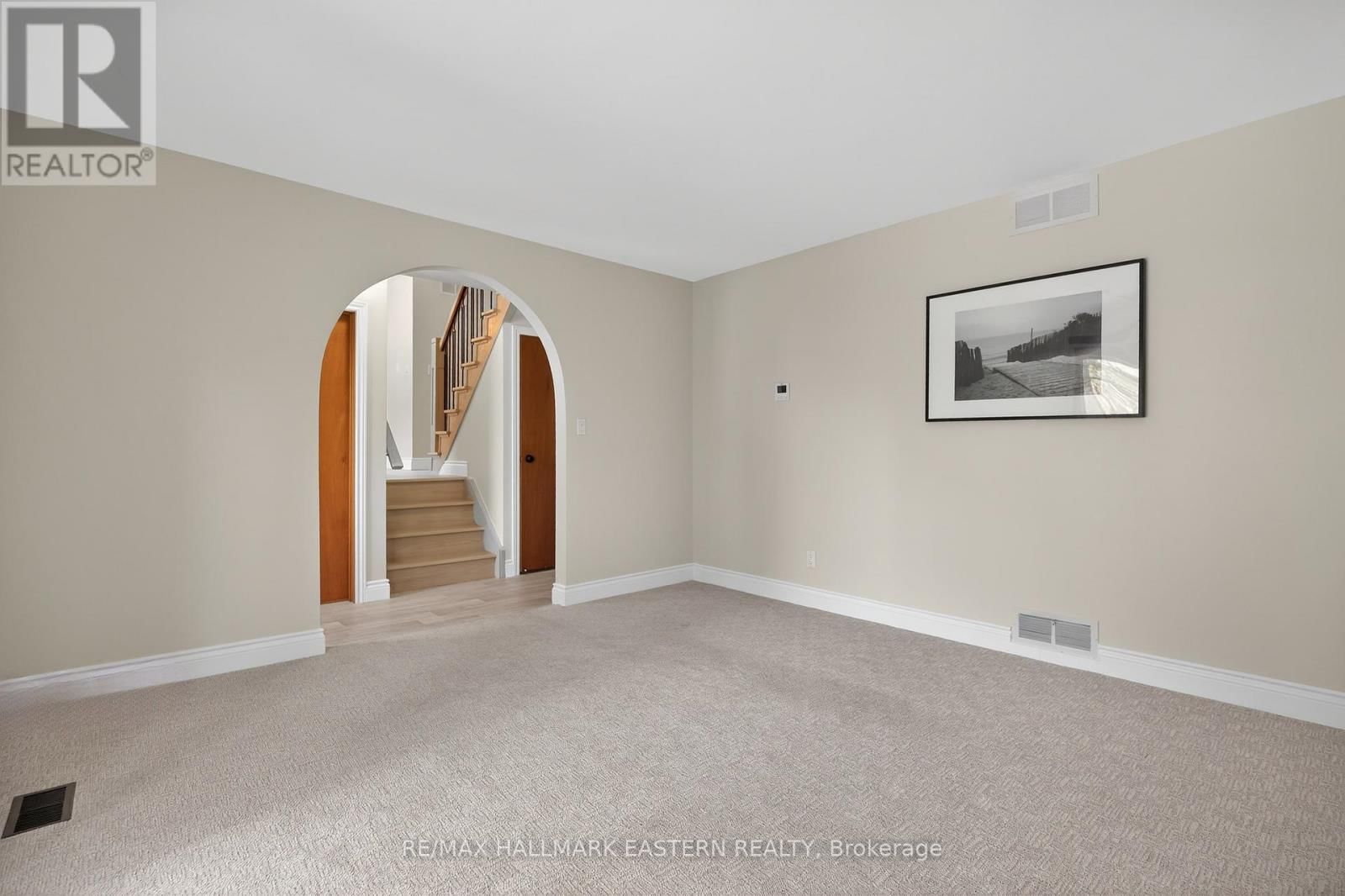 946 BEAUFORT COURT Image 30
