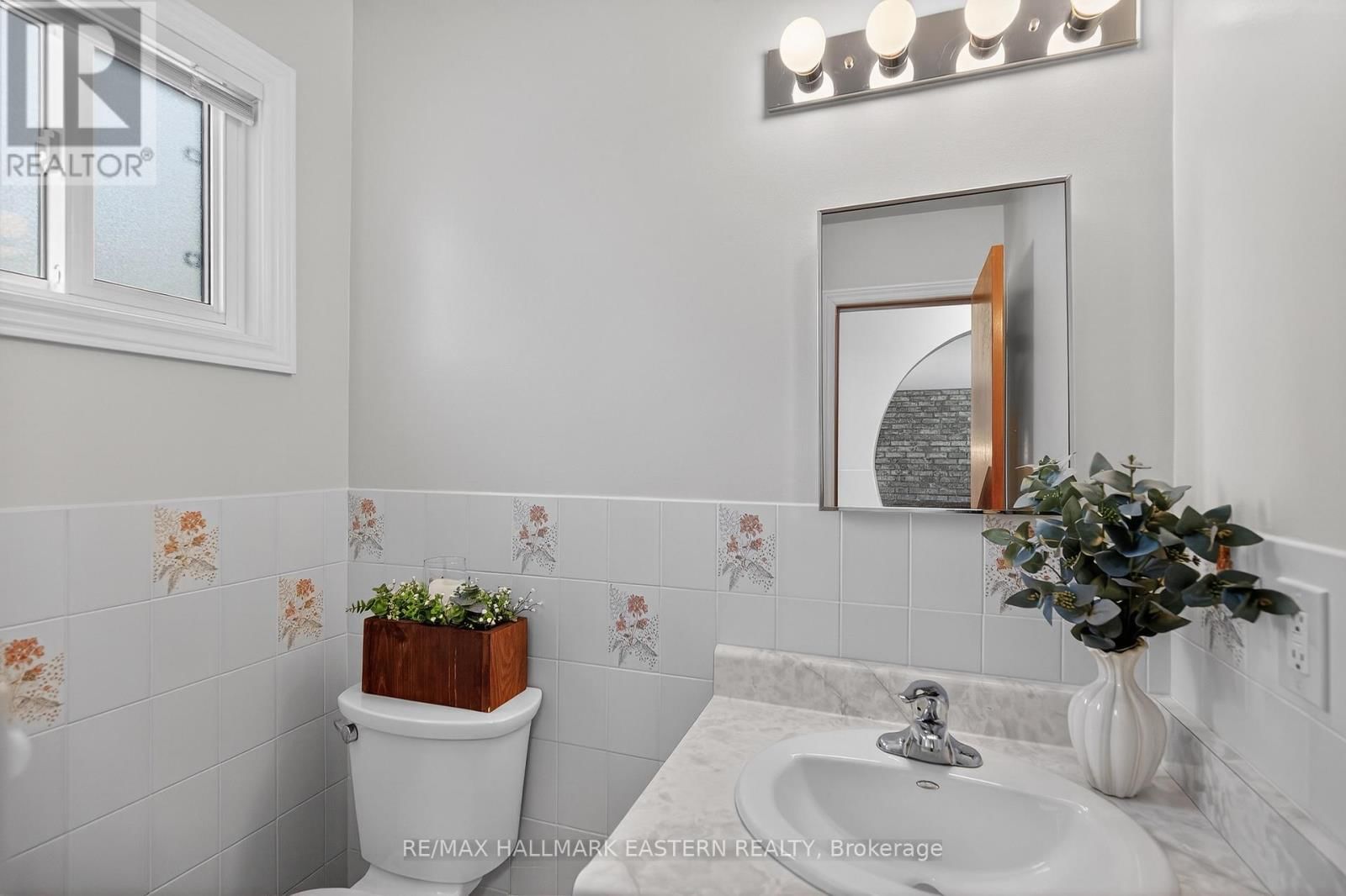 946 BEAUFORT COURT Image 33