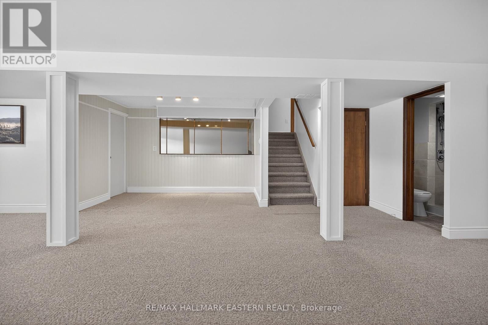 946 BEAUFORT COURT Image 37