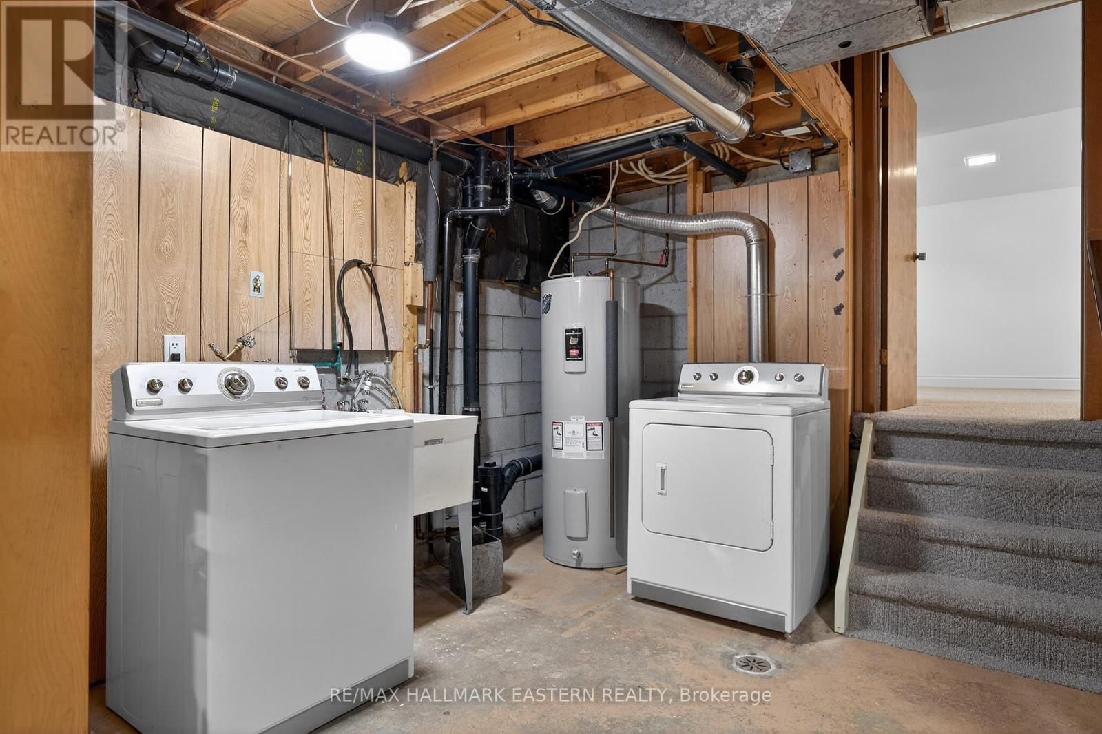 946 BEAUFORT COURT Image 42