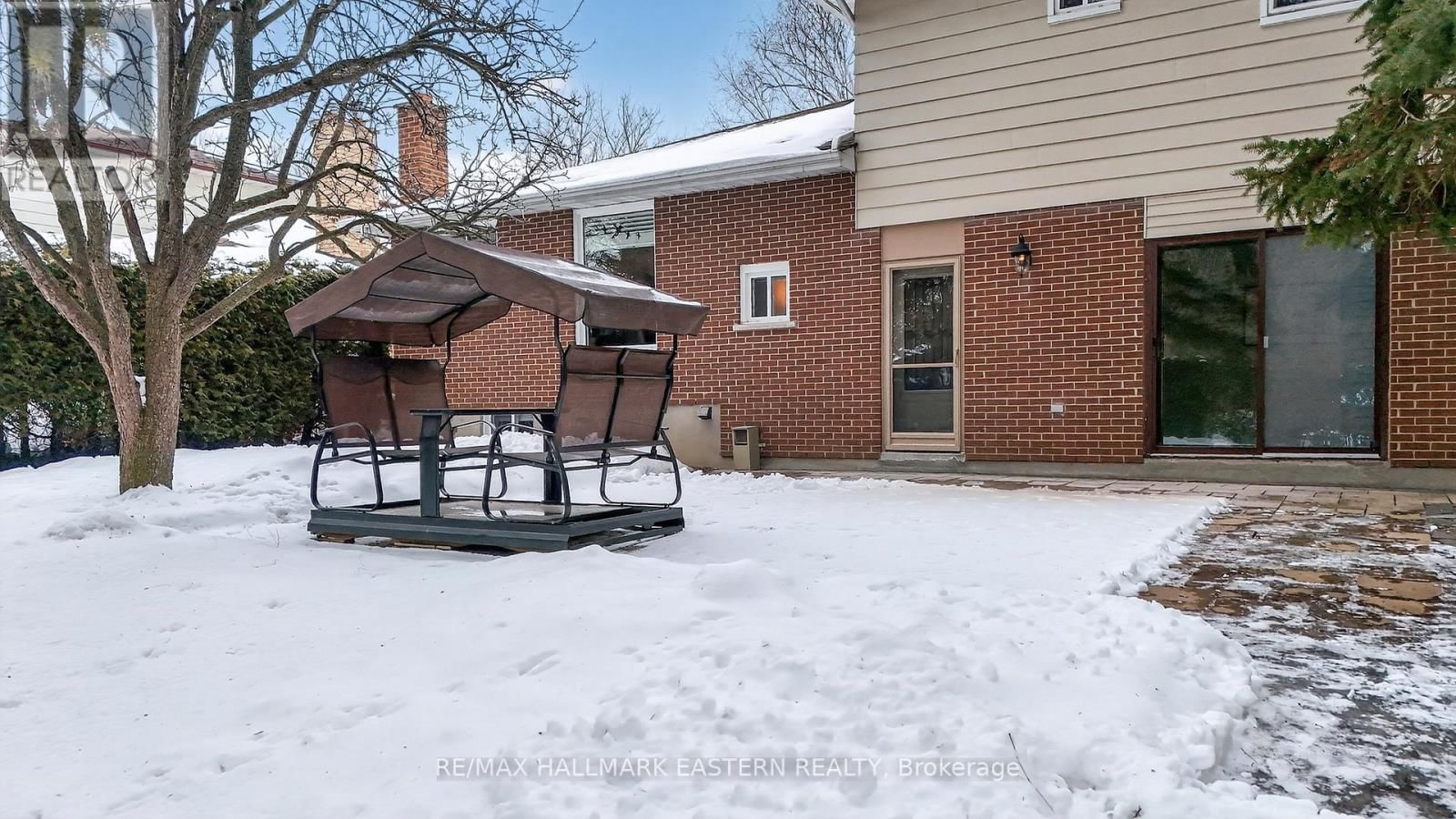 946 BEAUFORT COURT Image 44