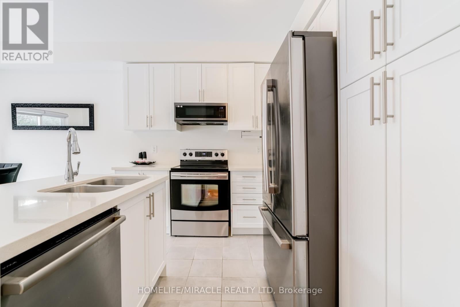 283 FLEETWOOD DRIVE Image 13