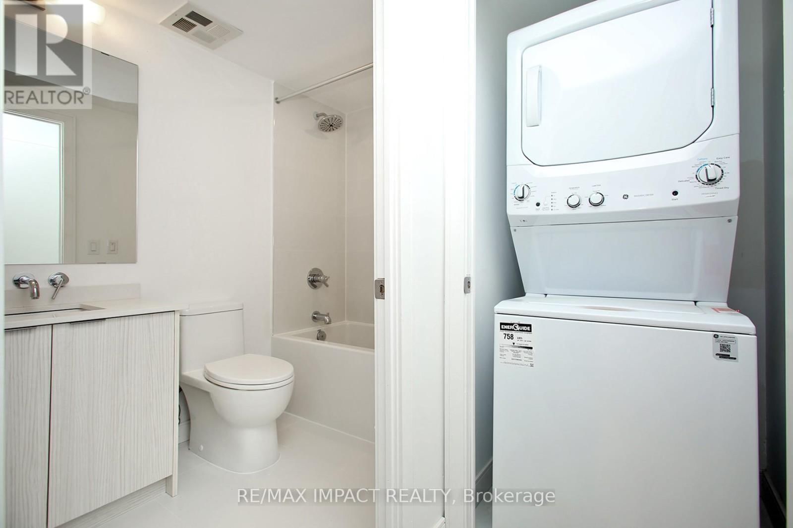 6 - 174 CLONMORE DRIVE Image 10