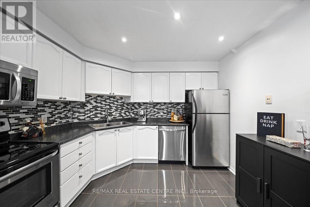 808 - 1400 THE ESPLANADE NORTH Image 16