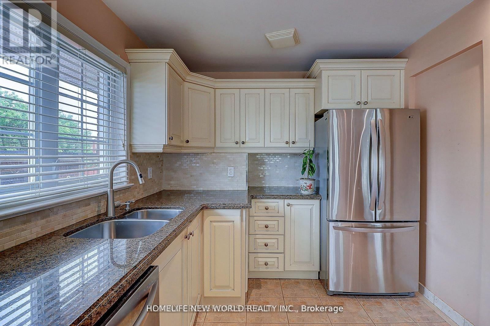 - Main - 3 LYNN GATE CRESCENT Image 7