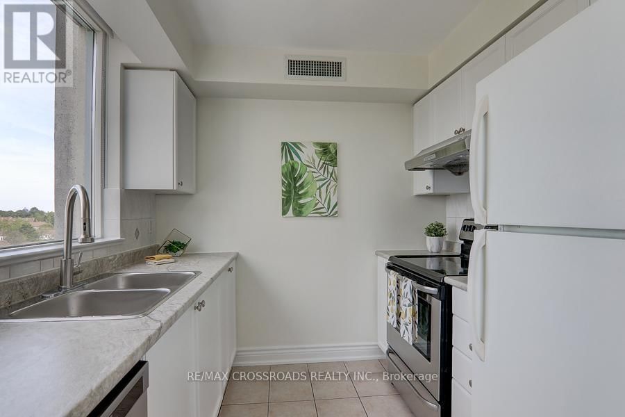 807 - 2627 MCCOWAN ROAD Image 17