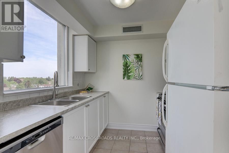 807 - 2627 MCCOWAN ROAD Image 18