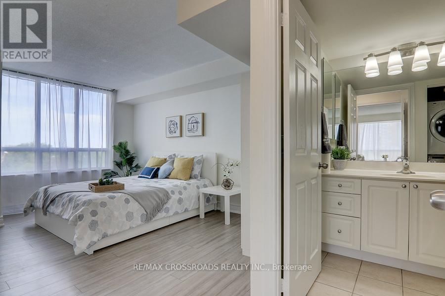 807 - 2627 MCCOWAN ROAD Image 21