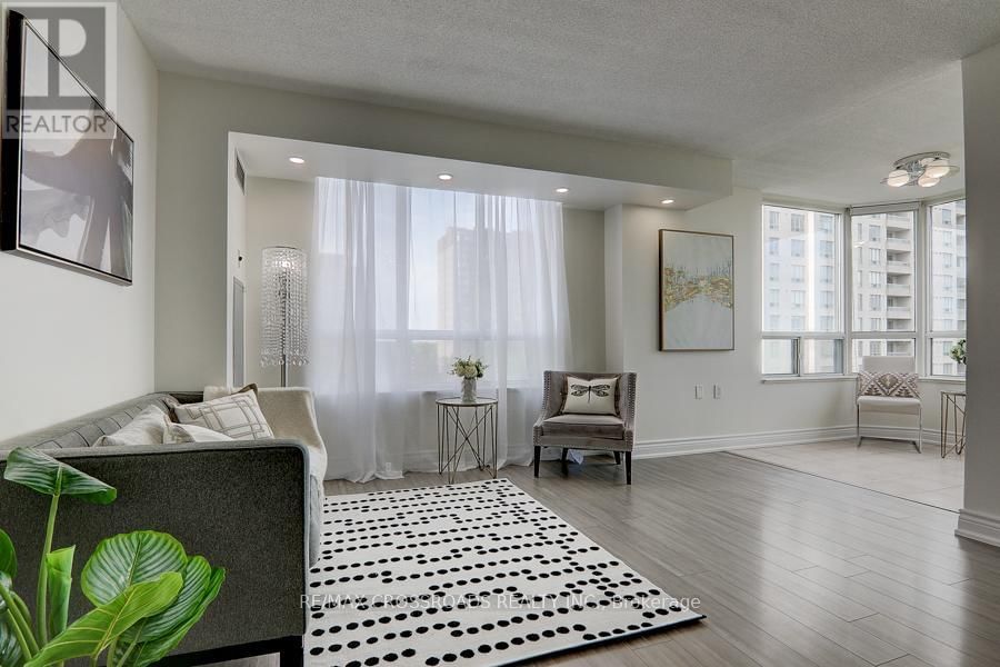 807 - 2627 MCCOWAN ROAD Image 8