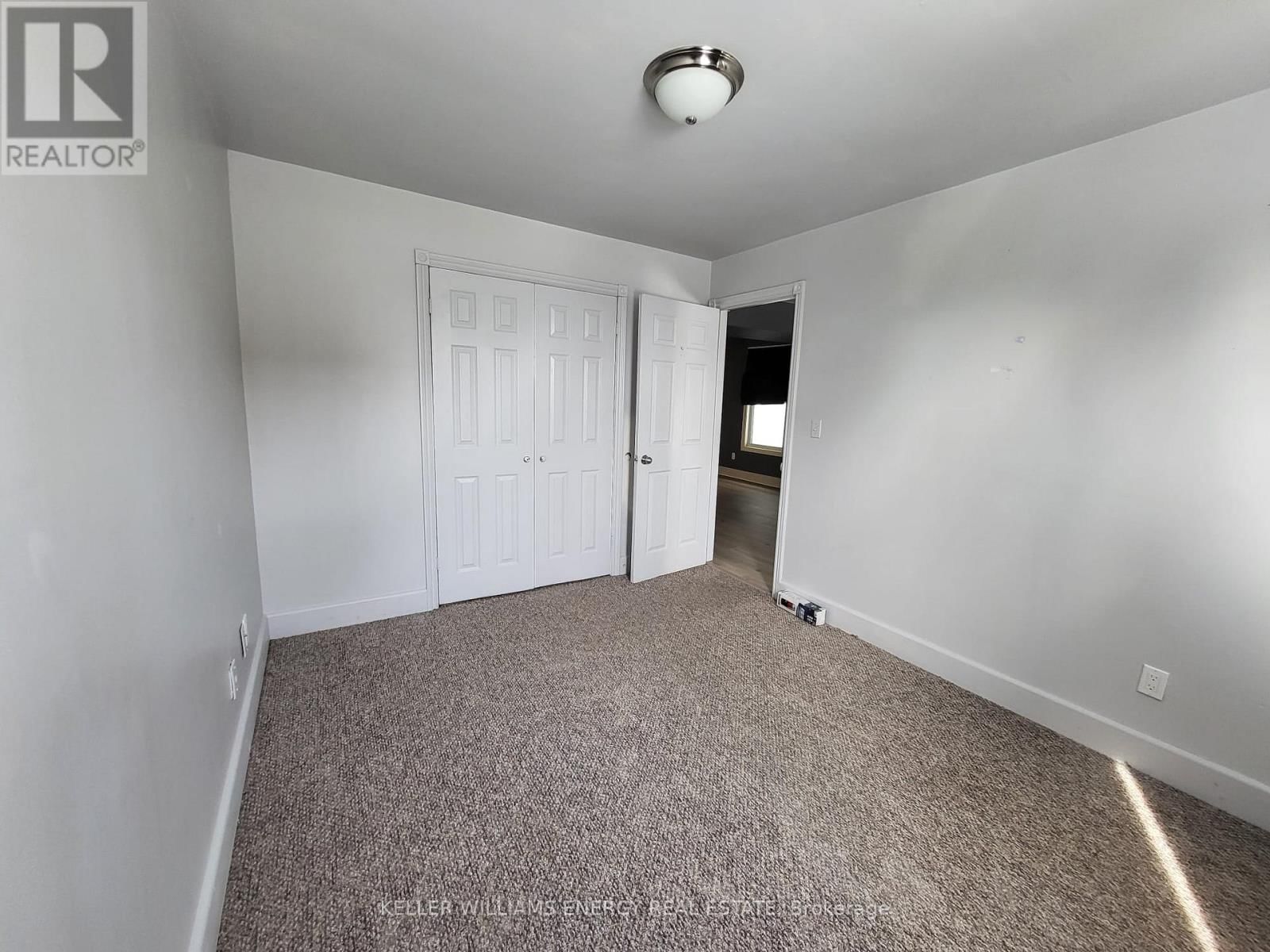 Main - 225 GIBBONS STREET Image 14