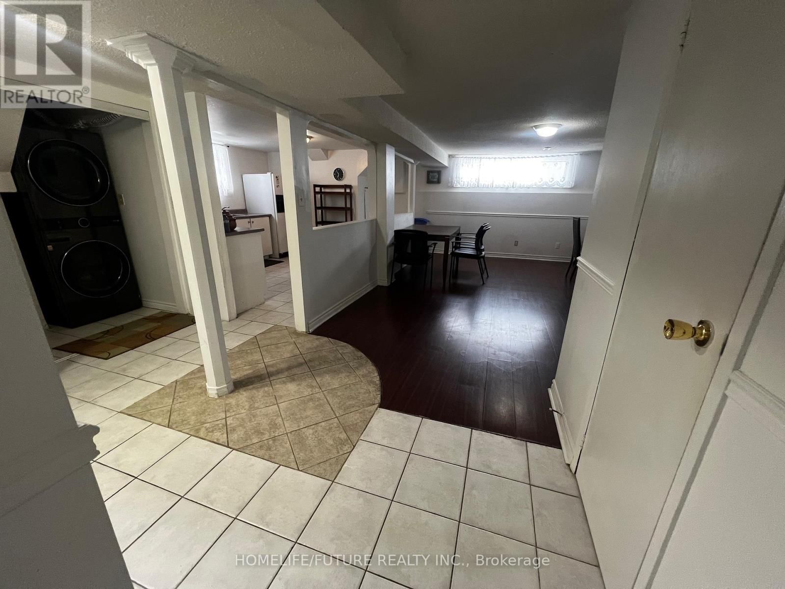 Bsmt - 27 WINSTANLY CRESCENT Image 12