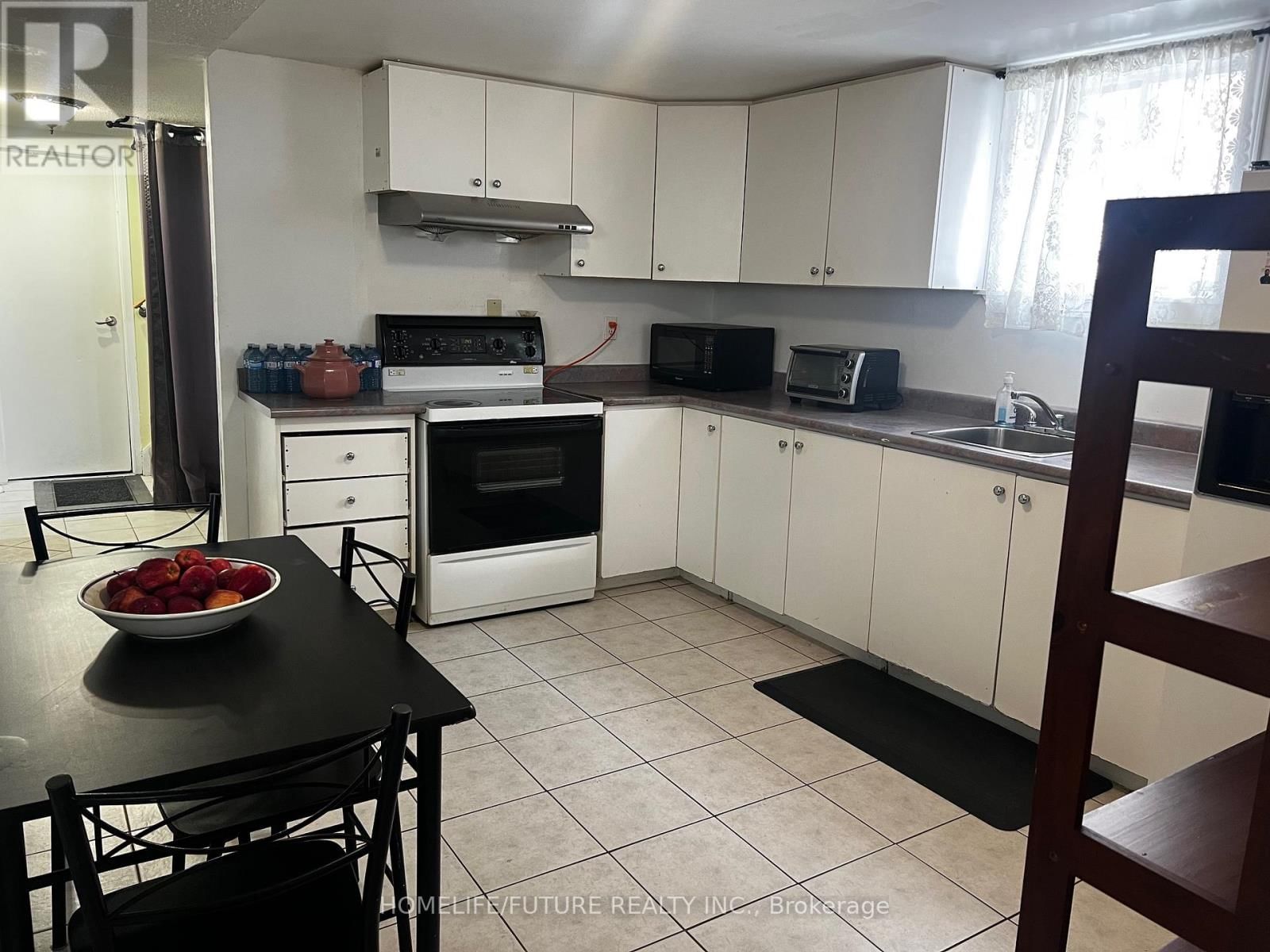 Bsmt - 27 WINSTANLY CRESCENT Image 7