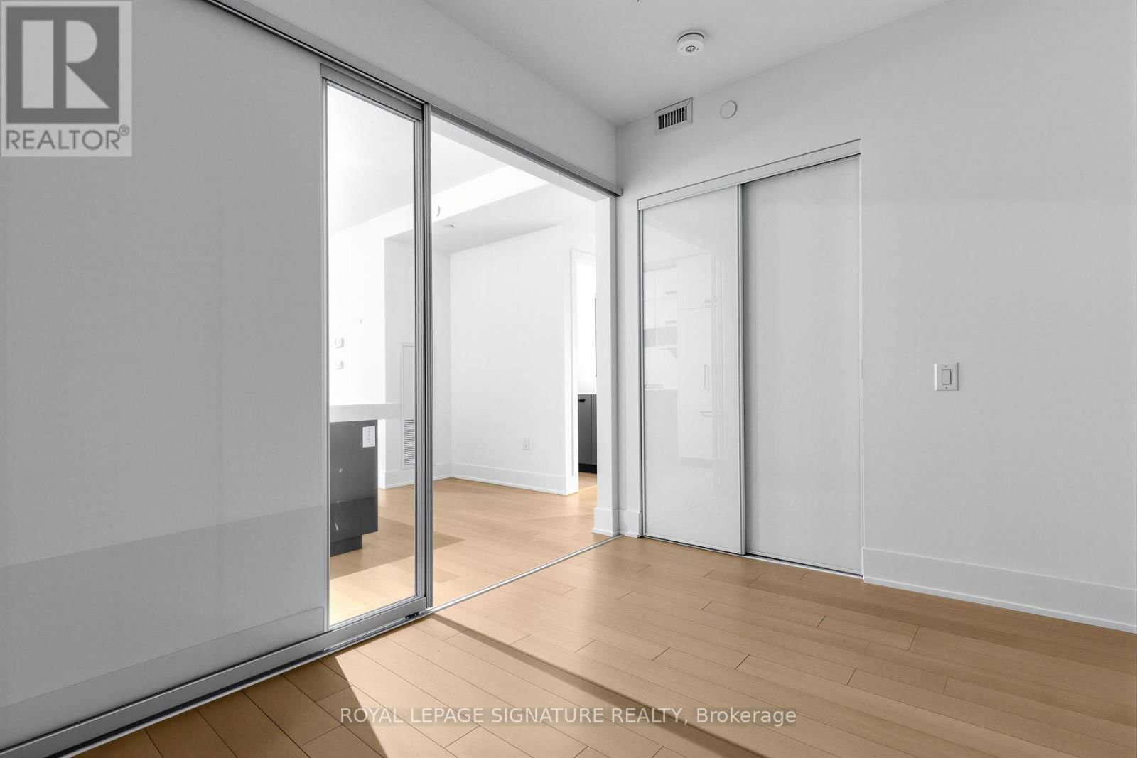 203 - 1888 QUEEN STREET EAST Image 15