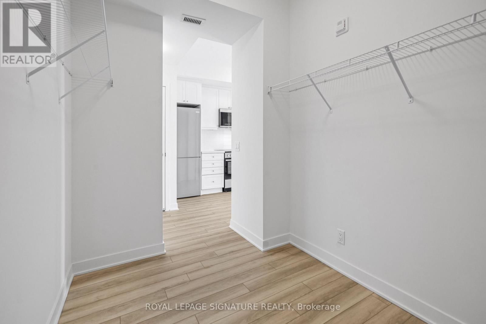 430 - 51 CLARINGTON BOULEVARD Image 15