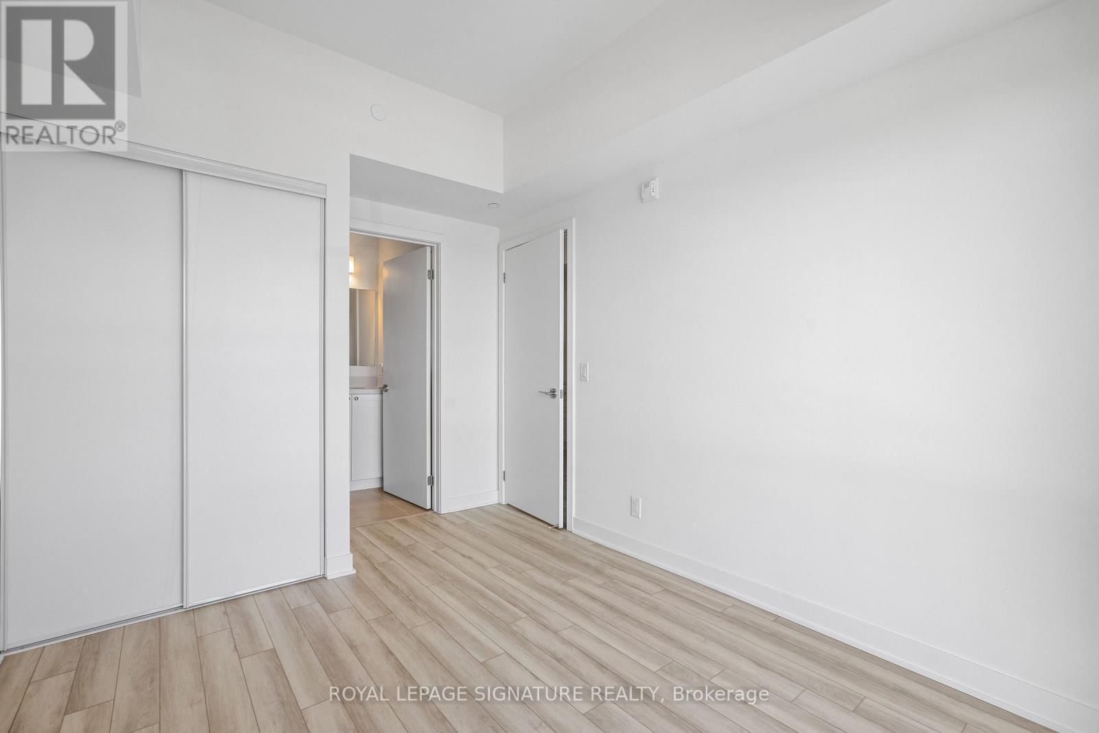 430 - 51 CLARINGTON BOULEVARD Image 23