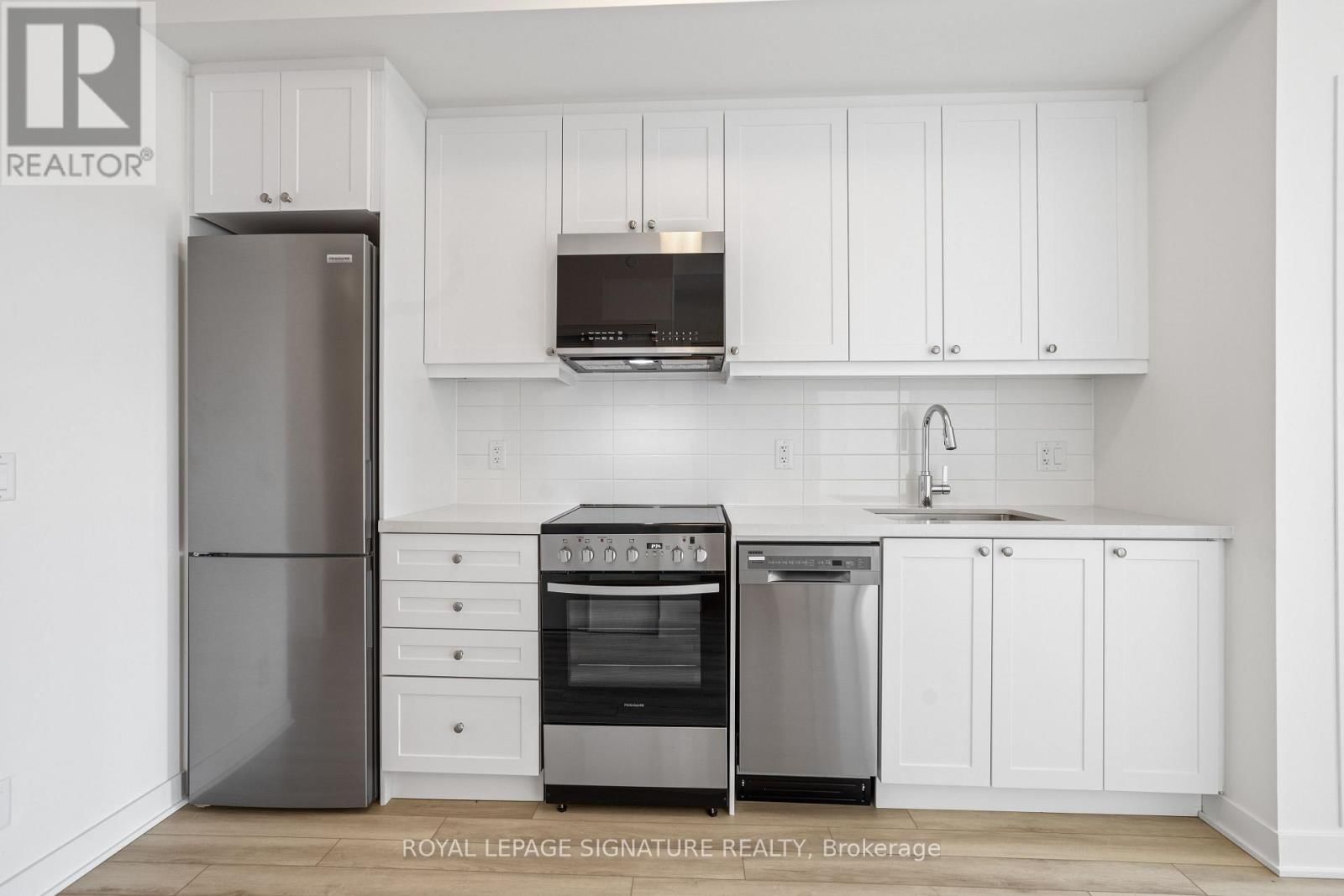 430 - 51 CLARINGTON BOULEVARD Image 7