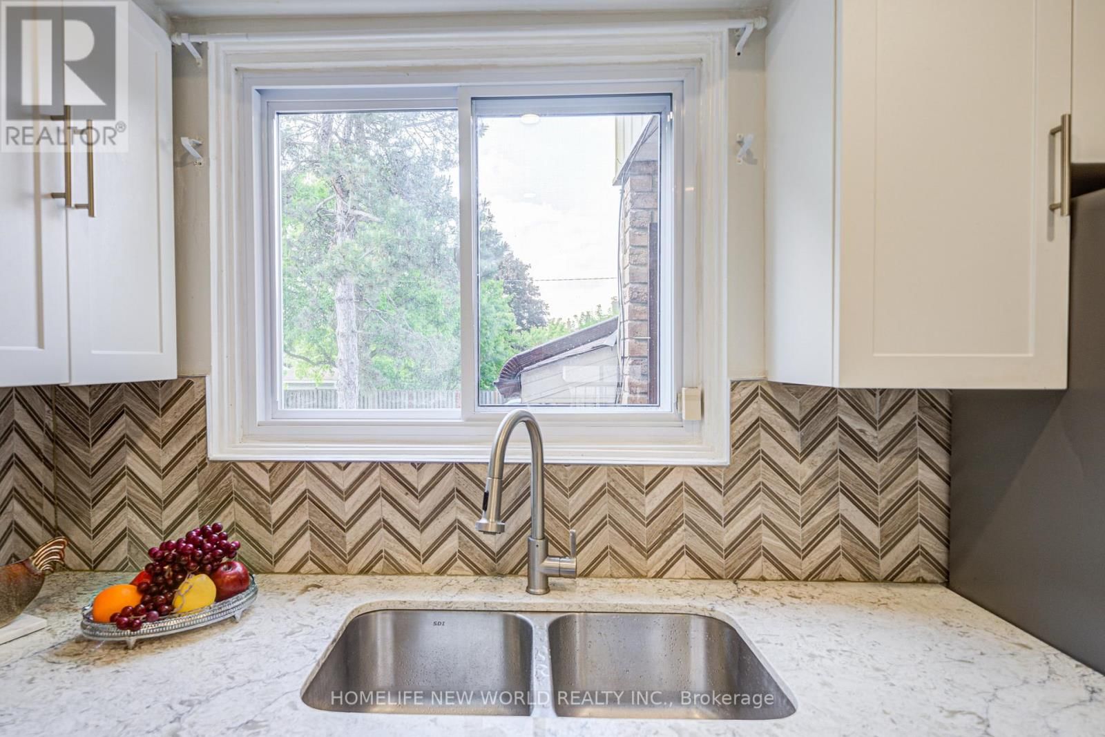 29 PUMA DRIVE Image 8