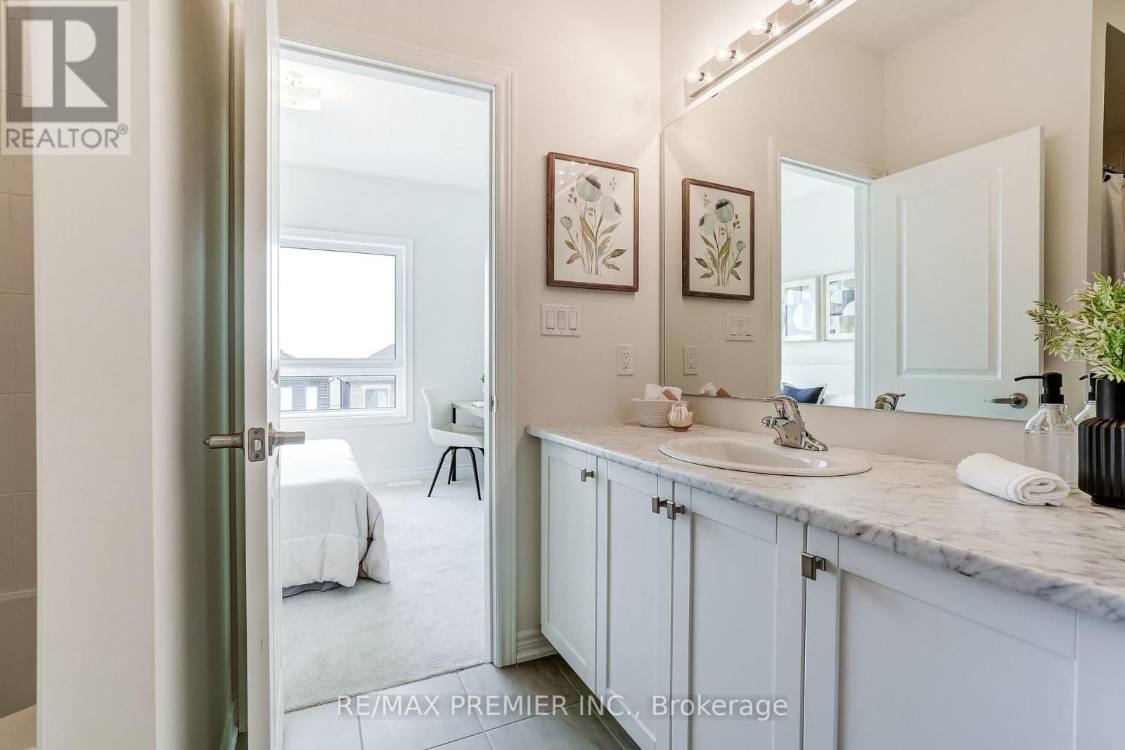 1218 TALISMAN MANOR Image 29