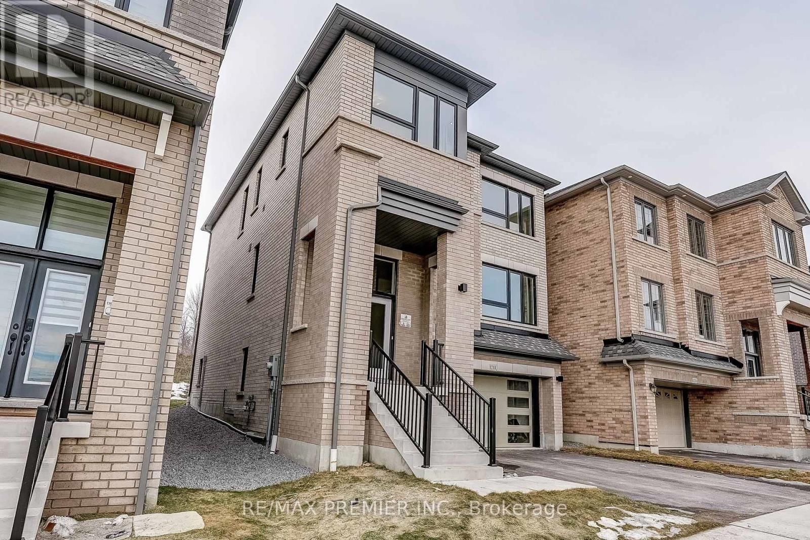 1218 TALISMAN MANOR Image 3