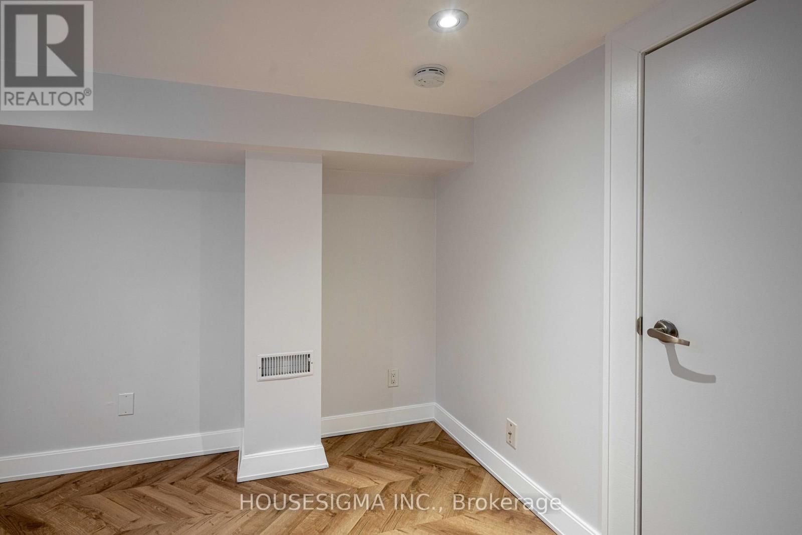 Lower - 5 IVY AVENUE Image 16