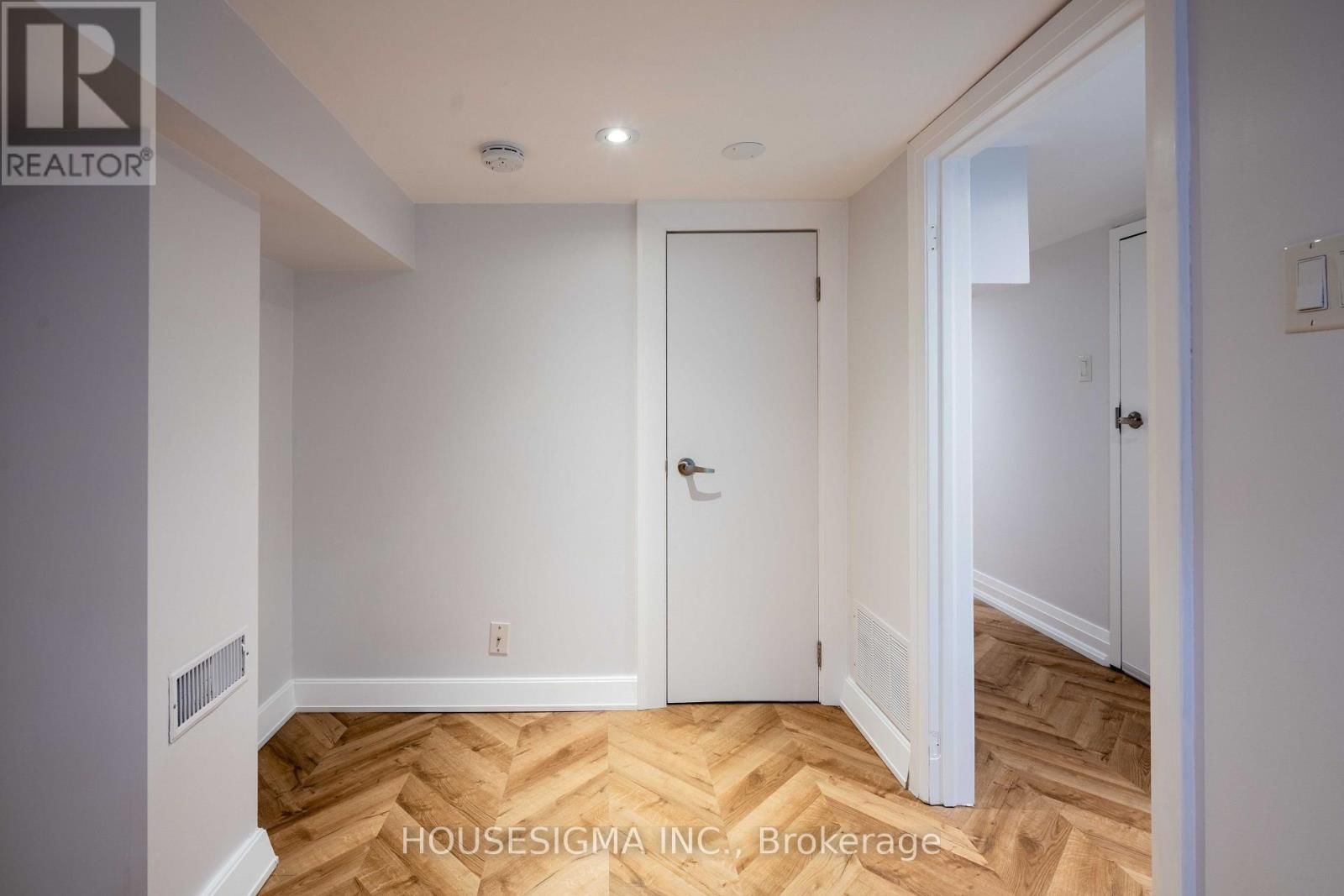 Lower - 5 IVY AVENUE Image 18