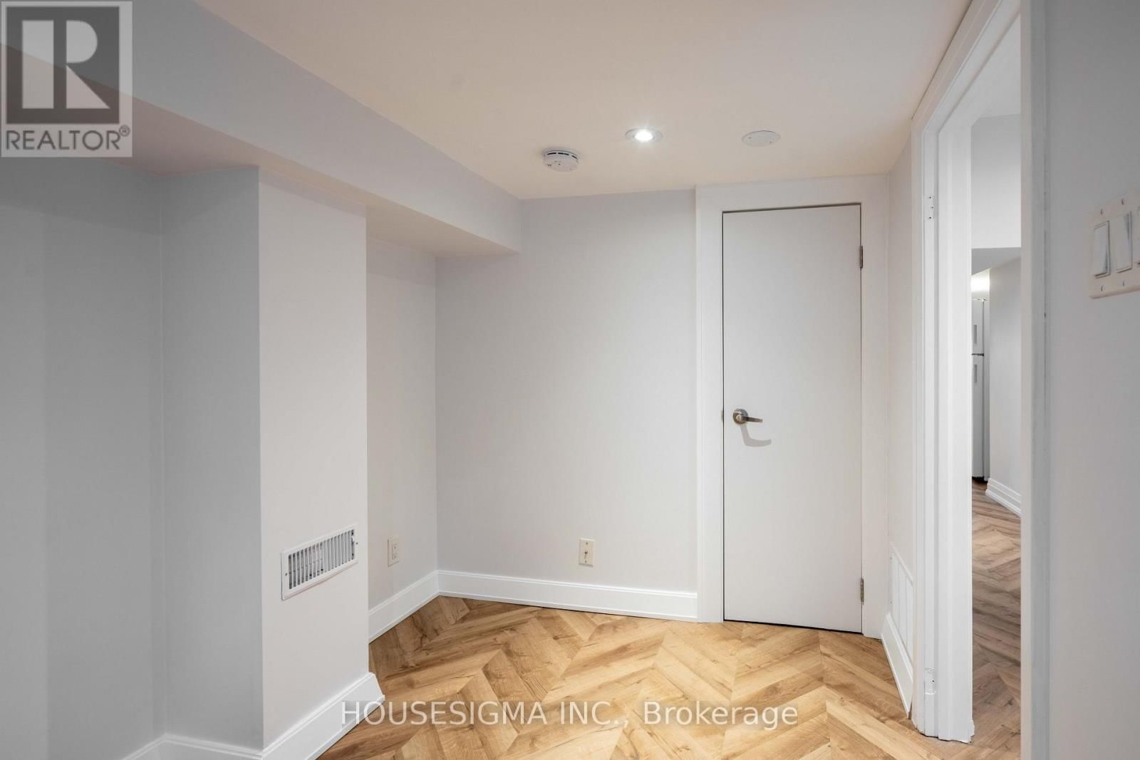 Lower - 5 IVY AVENUE Image 19