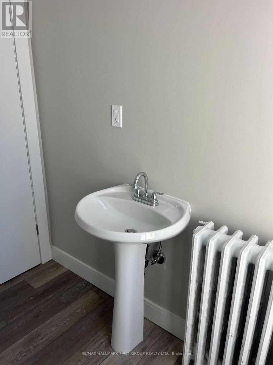 3 - 730 SIMCOE STREET SOUTH Image 8