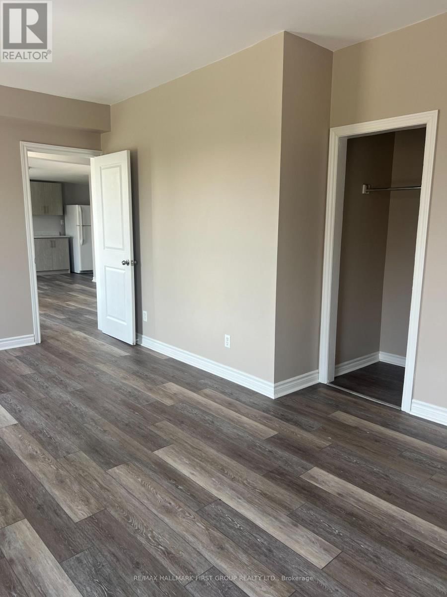 4 - 730 SIMCOE STREET SOUTH Image 5